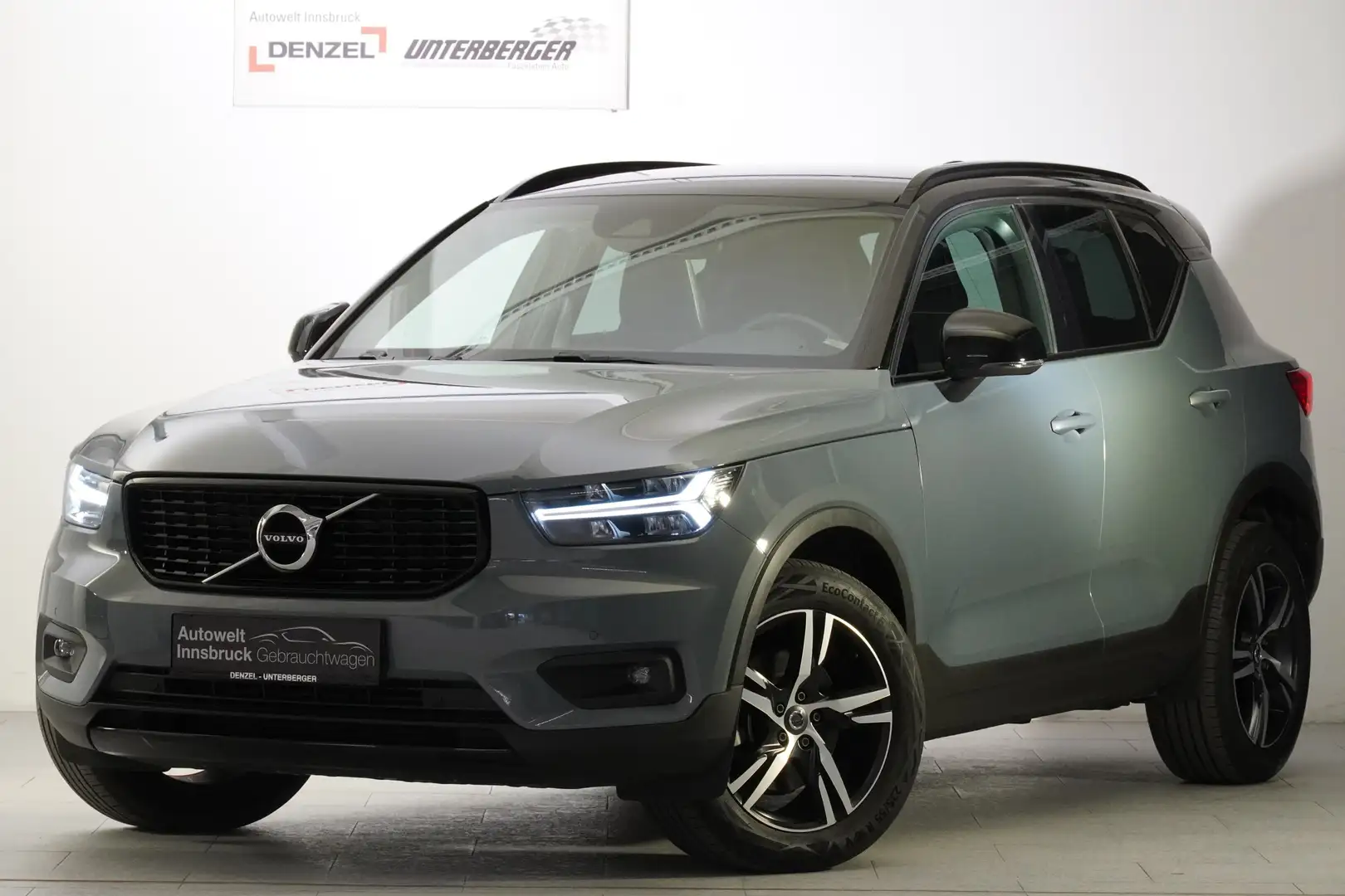 Volvo XC40 D3 R-Design AWD Geartronic Gris - 1