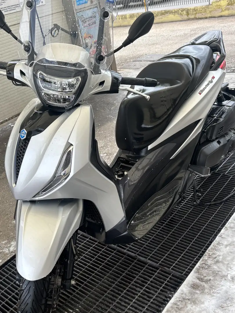 Piaggio Beverly 400 s - 1
