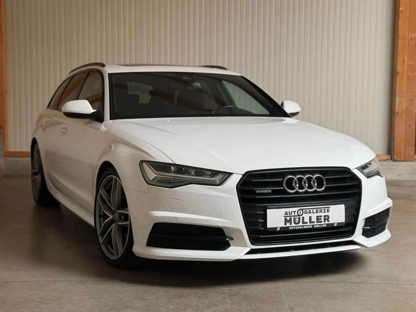 Audi A6 Avant 3.0 TDI quattro °S-LINE°PANO°LED°LUFT° Bílá - 1