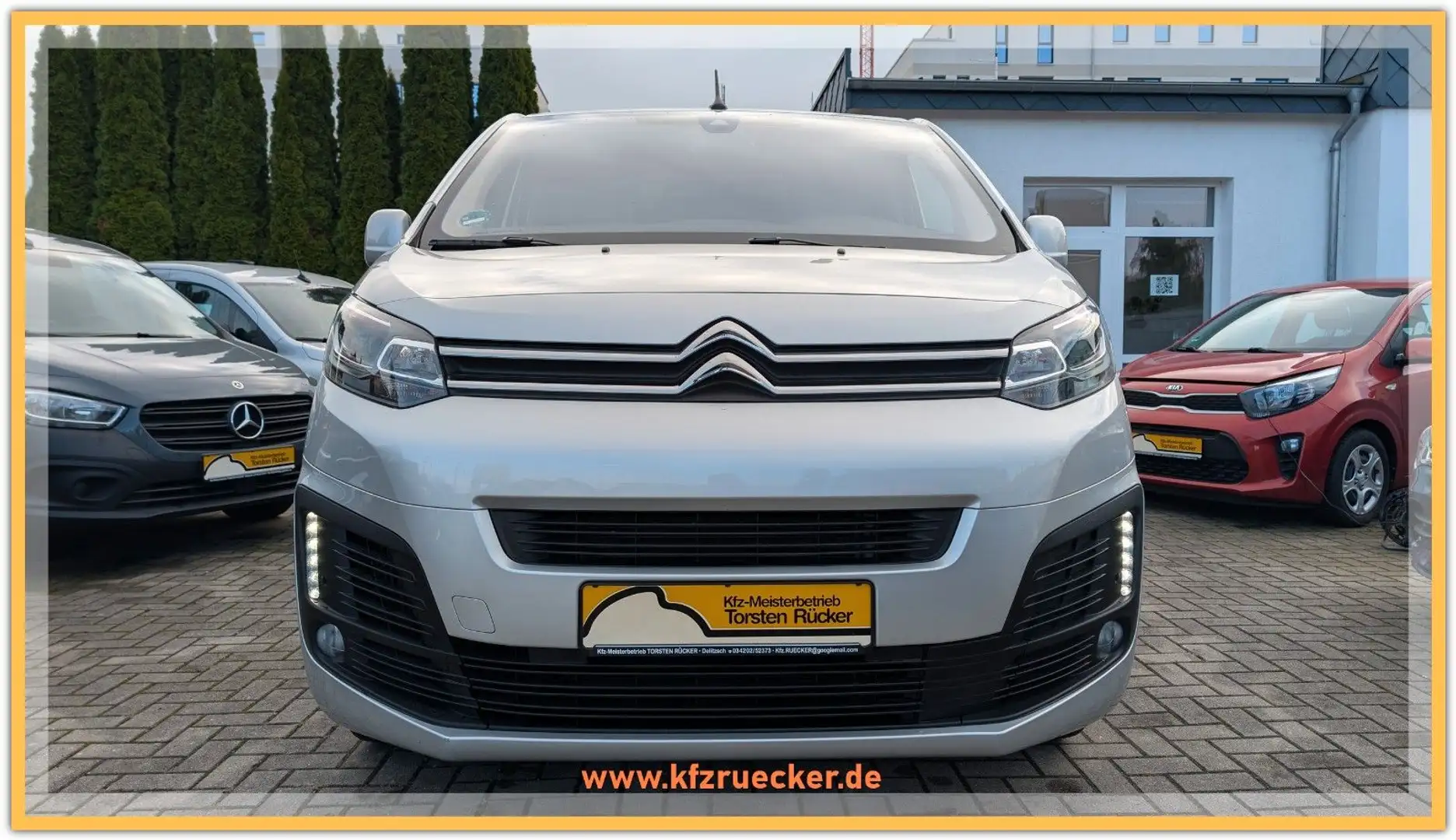 Citroen Jumpy Business M 2.0 HDI XENON SHZG AHK TEMP NAV Silber - 2