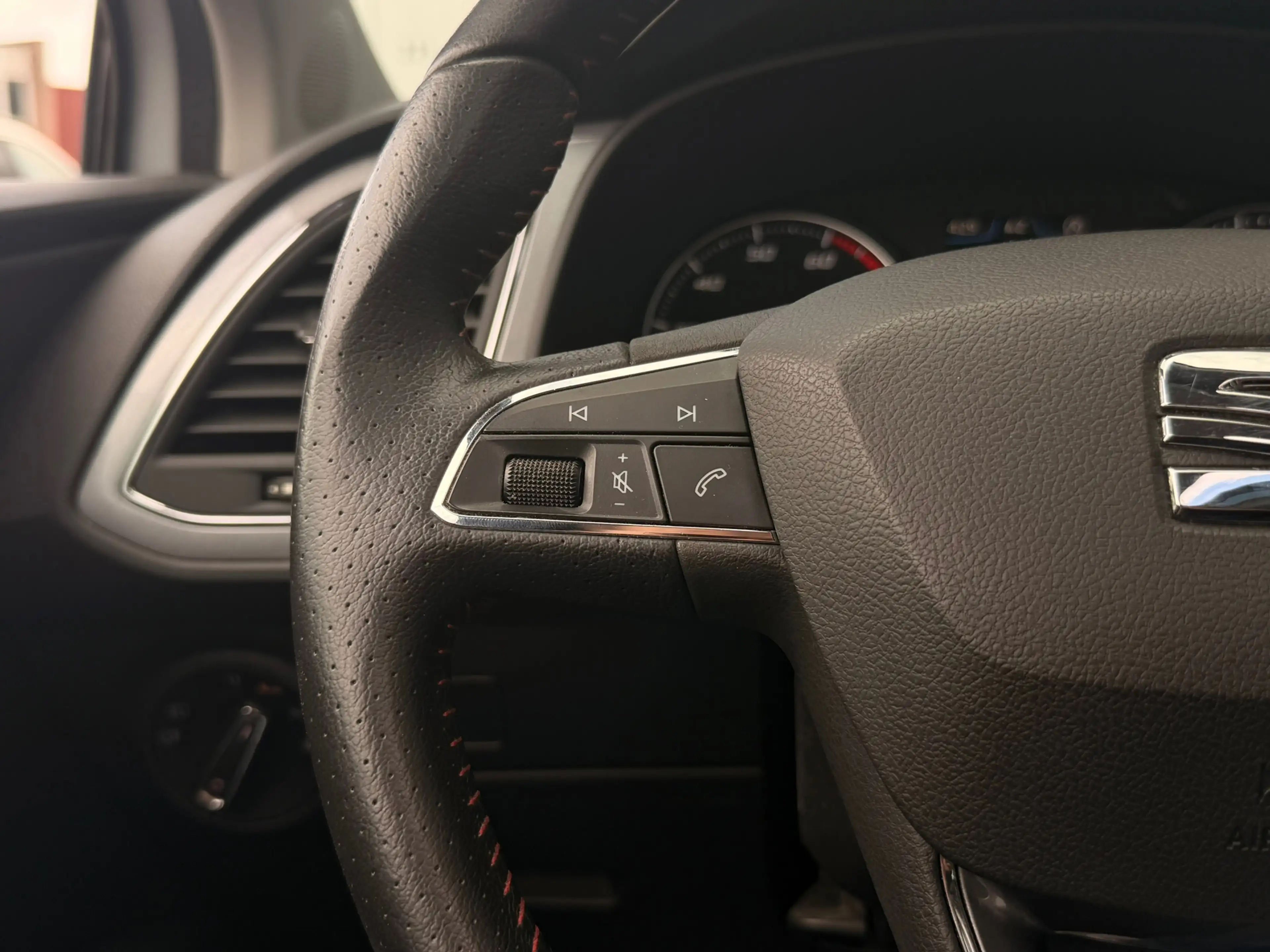 SEAT Leon 1.4 TSI FR|Pano|stoelvewarm|LED|PDC — photo 17