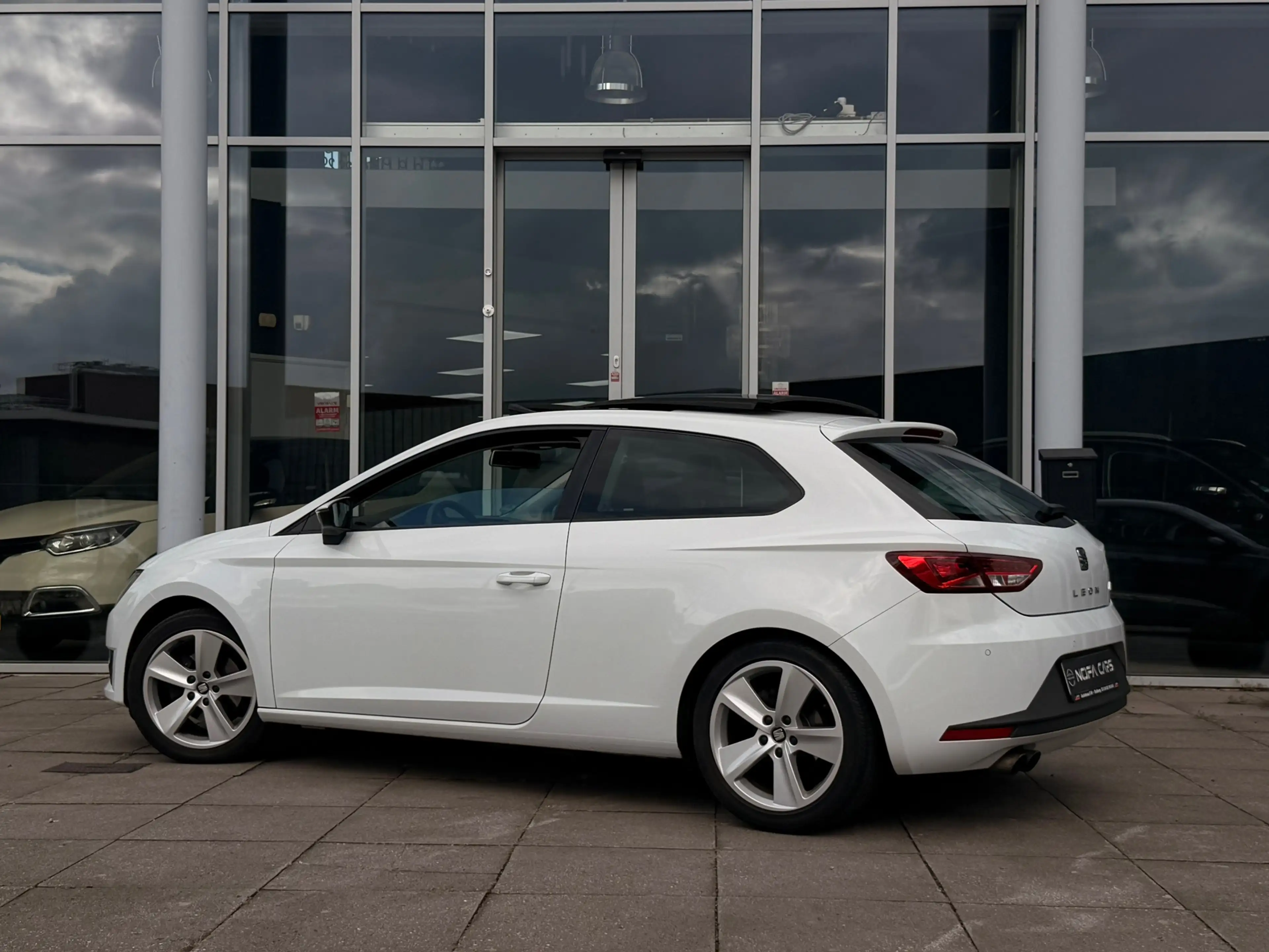 SEAT Leon 1.4 TSI FR|Pano|stoelvewarm|LED|PDC — photo 6