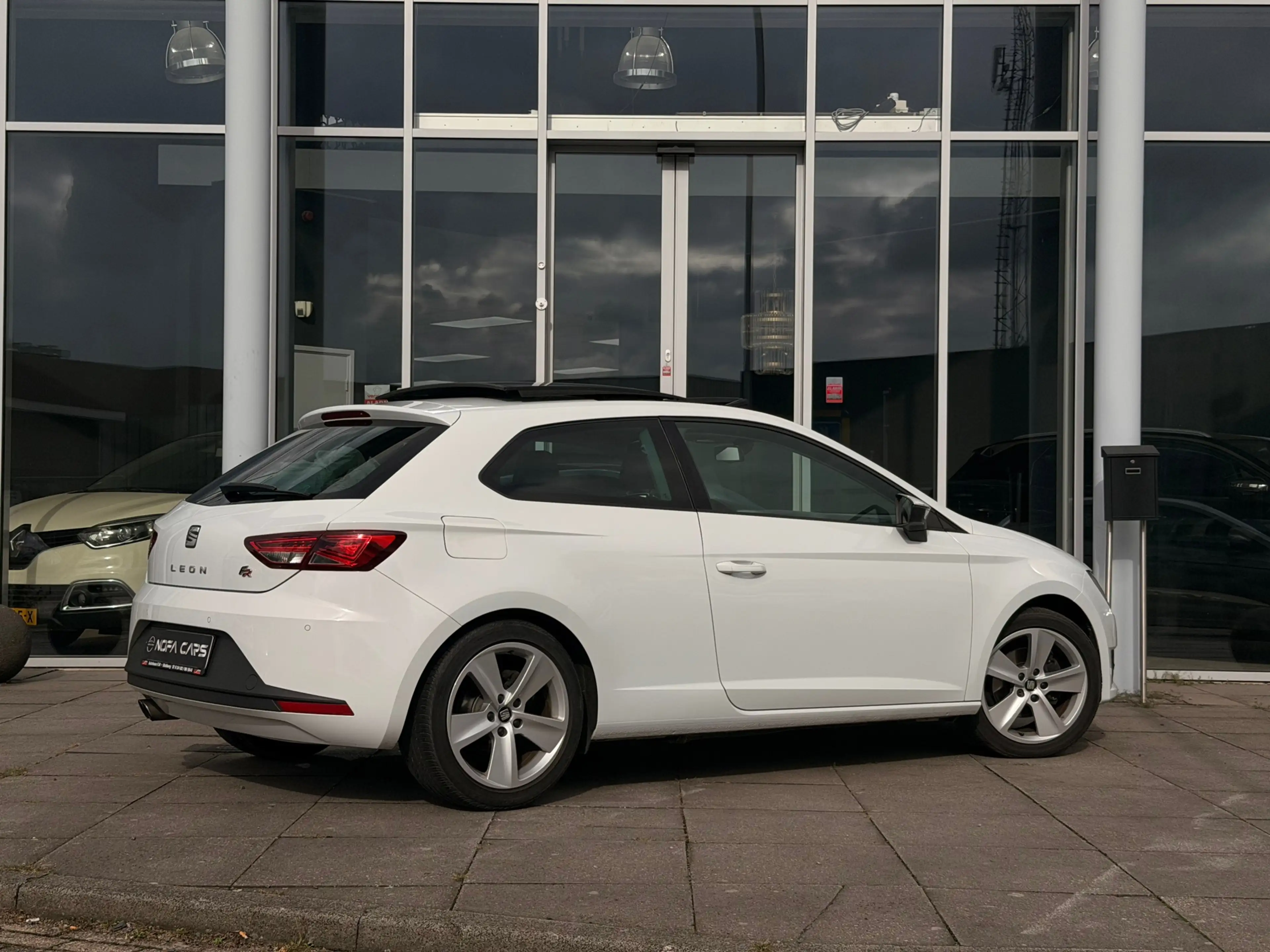 SEAT Leon 1.4 TSI FR|Pano|stoelvewarm|LED|PDC — photo 2