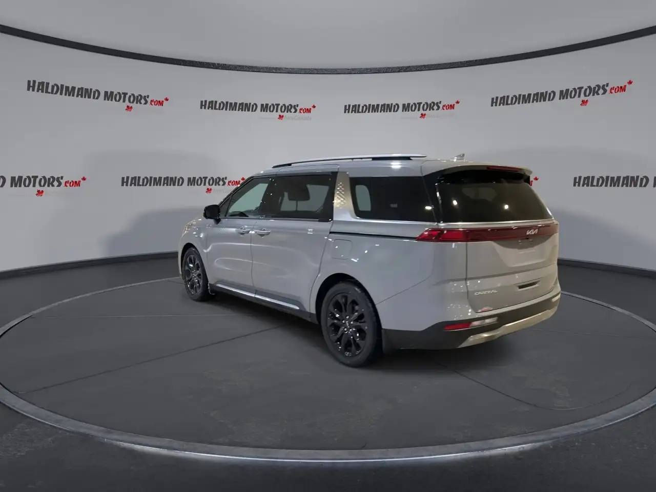 Kia Carnival снимка Kia Carnival