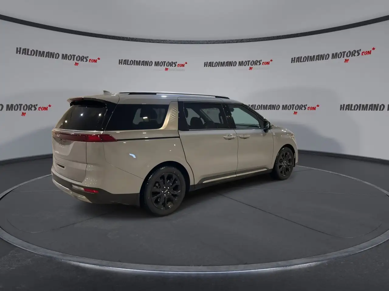 Kia Carnival снимка Kia Carnival