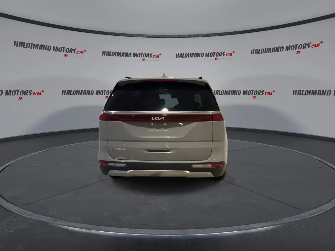 Kia Carnival снимка Kia Carnival
