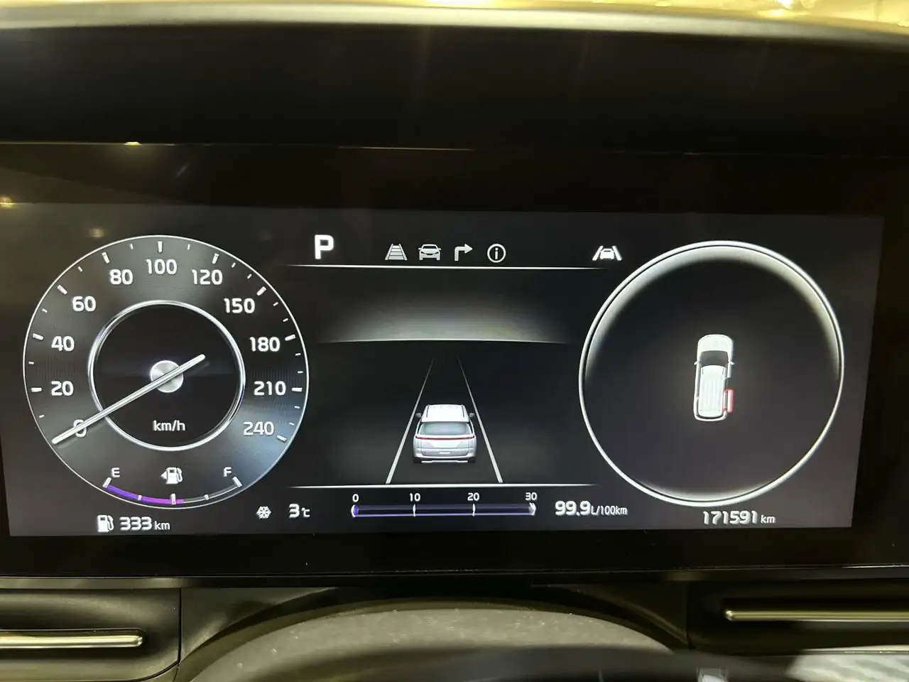 Kia Carnival снимка Kia Carnival