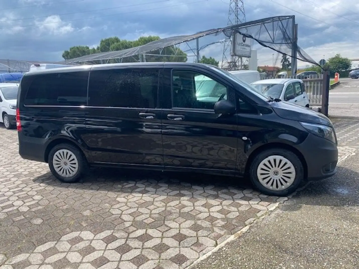 Mercedes-Benz Vito TOURER 9 POSTI Schwarz - 1