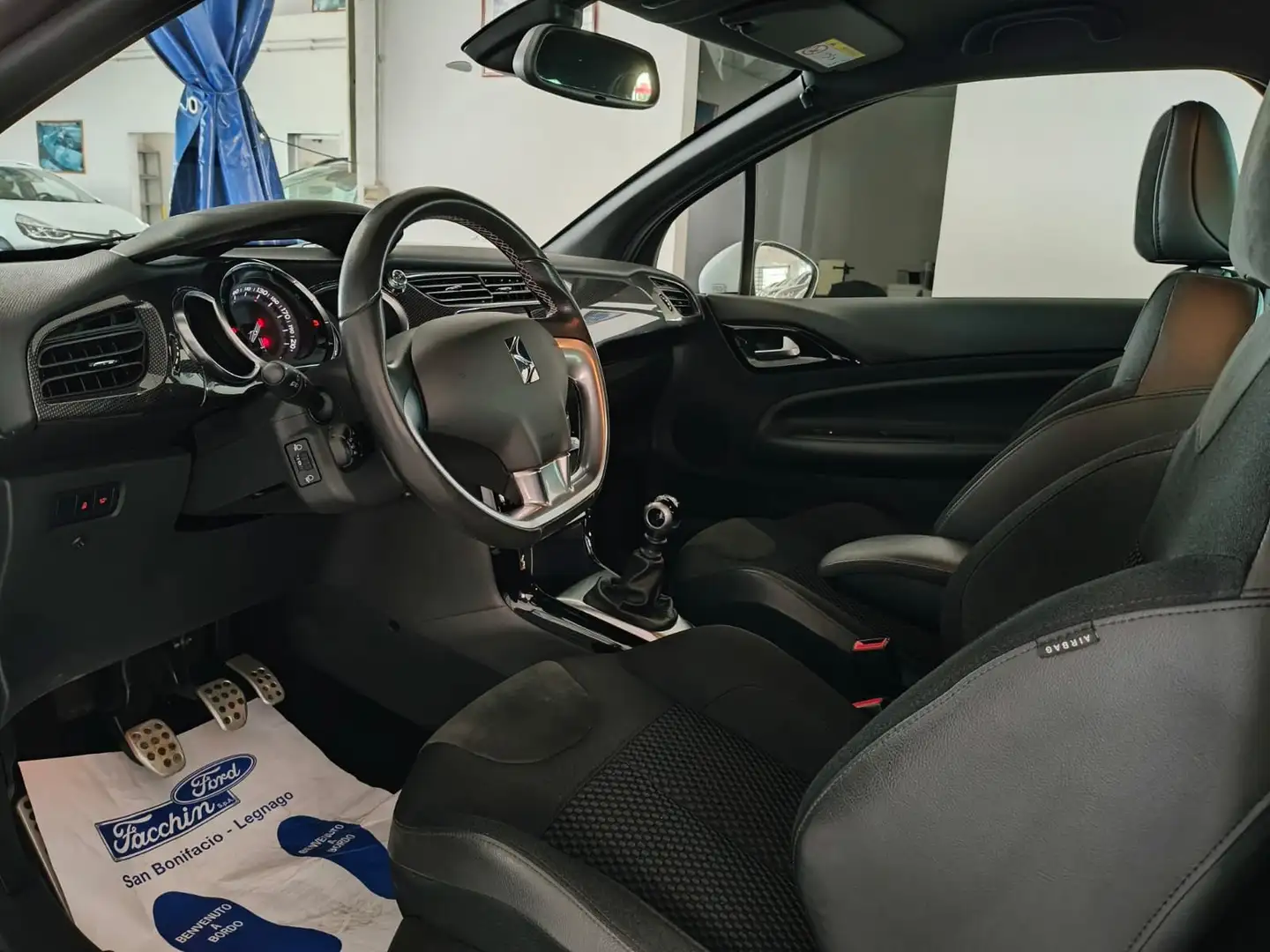 DS Automobiles DS 3 1.6 THP 165cv Sport Chic crvena - 2