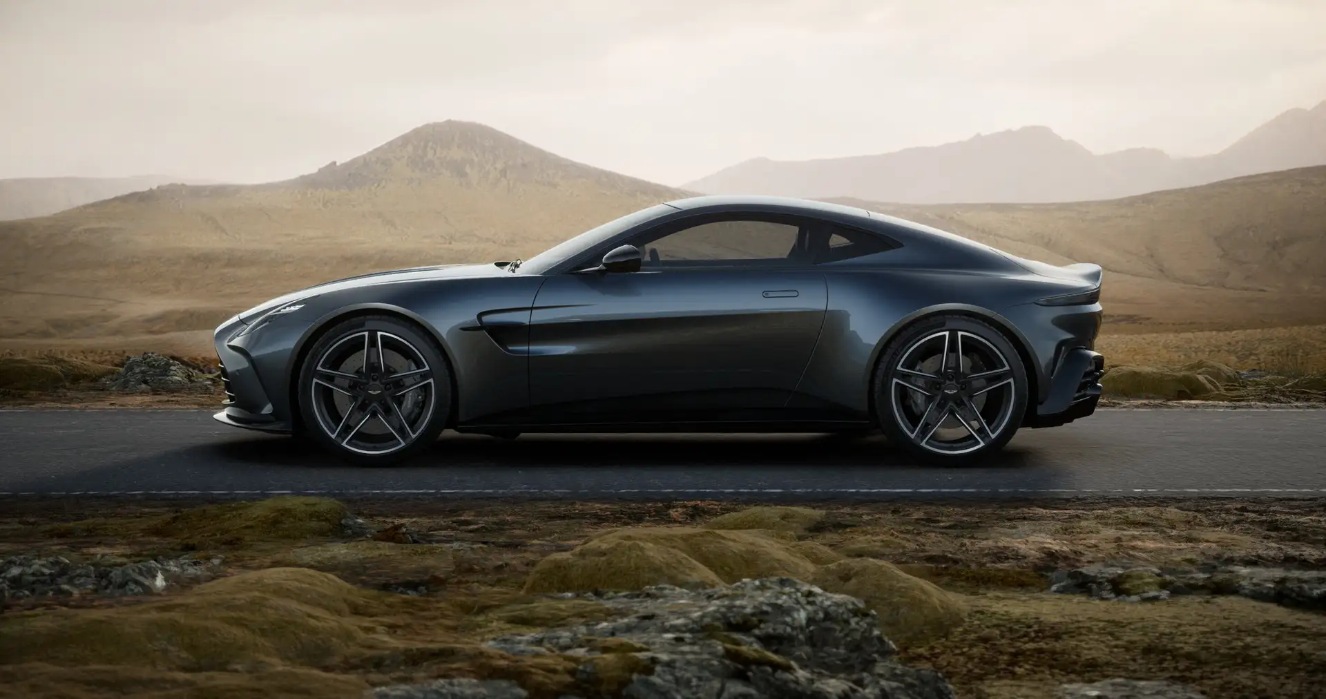 Aston Martin Vantage COUPE - 2