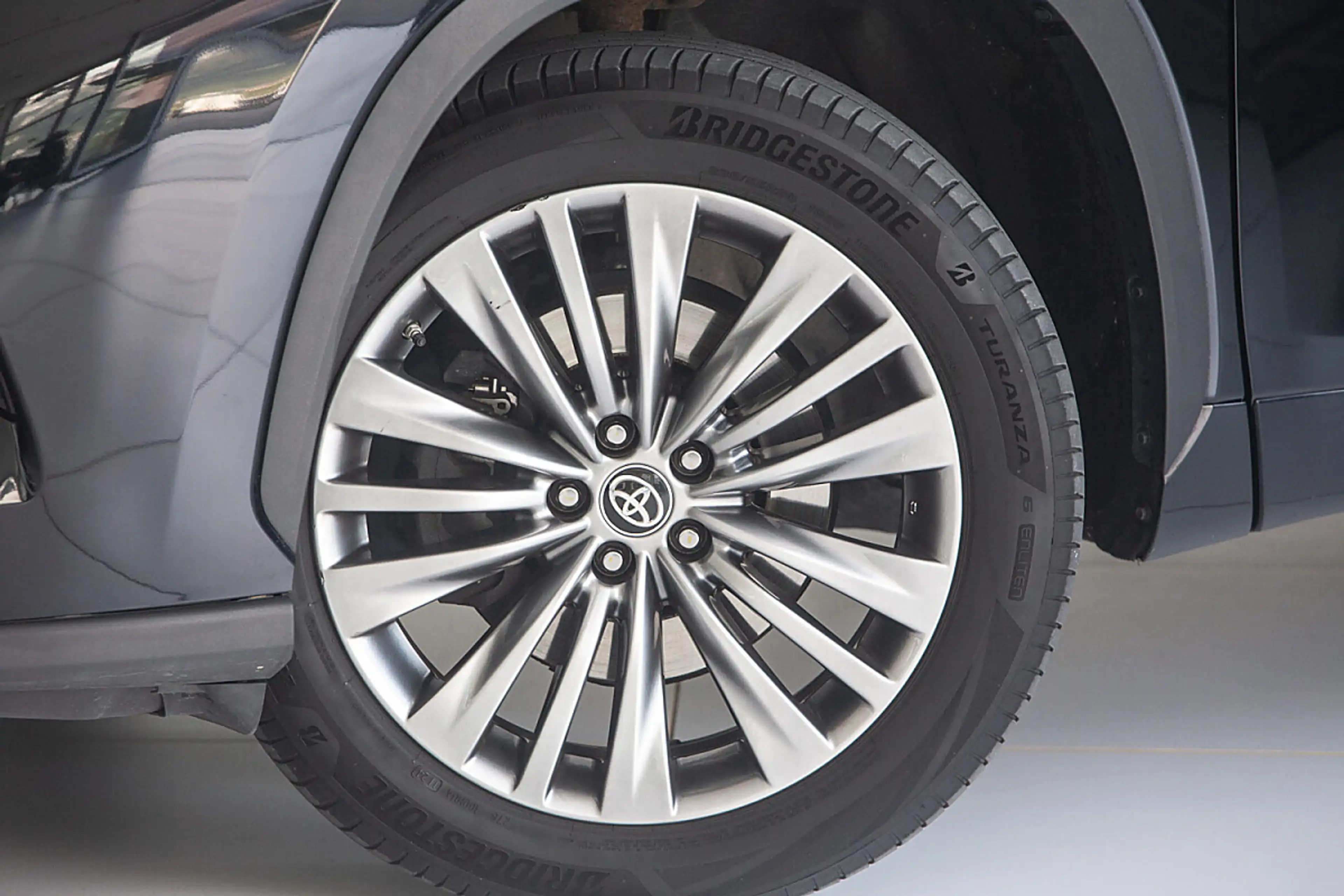 Toyota Highlander 2.5 Hybrid Hybrid Style — photo 4