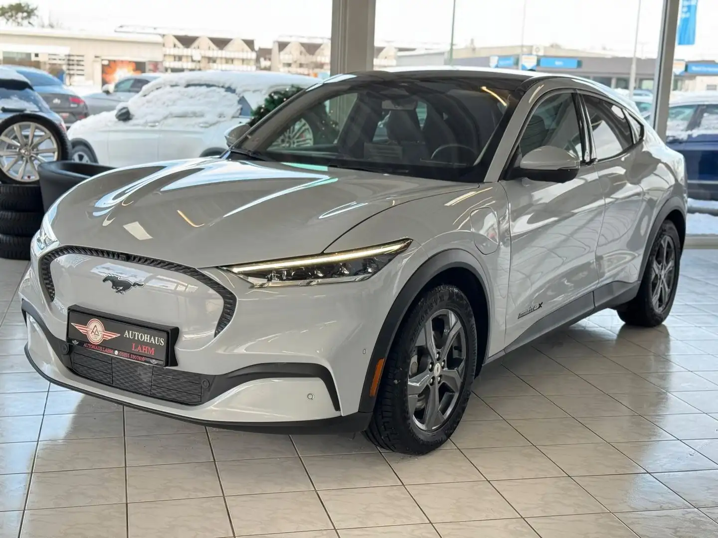 Ford Mustang Mach-E "SPUR ASS."LEDER"360° KAMERA"SHZ" Weiß - 2