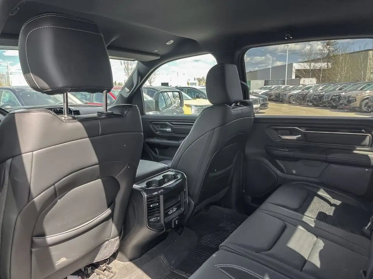RAM 1500 снимка RAM 1500