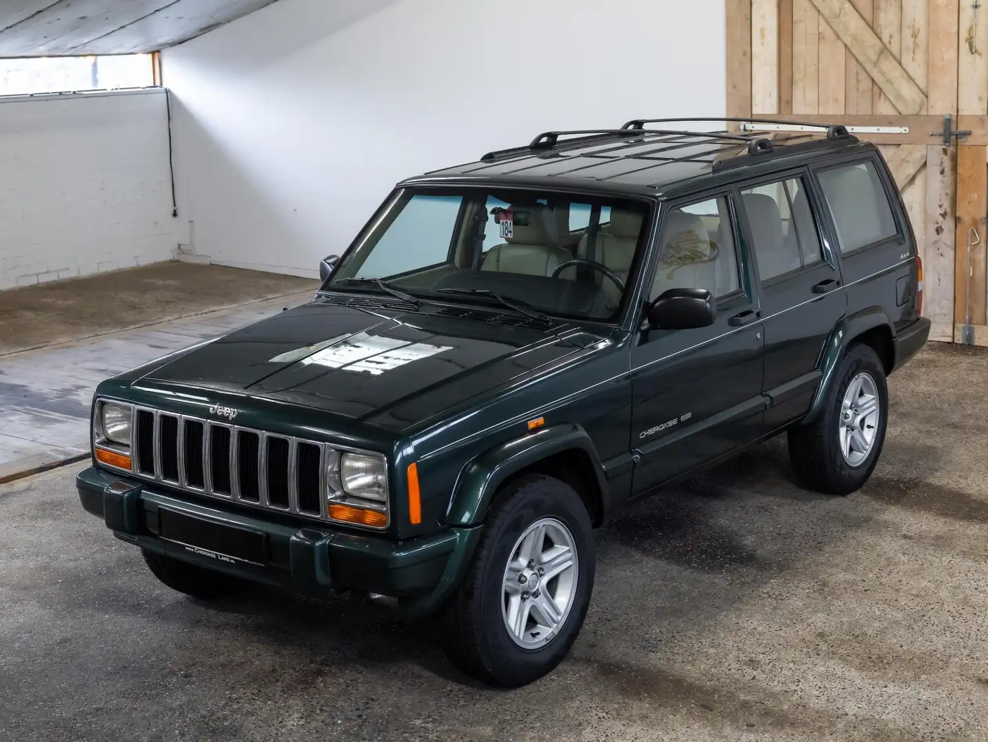 Jeep Cherokee XJ - Chromeline Edition - Ready to go Vert - 2