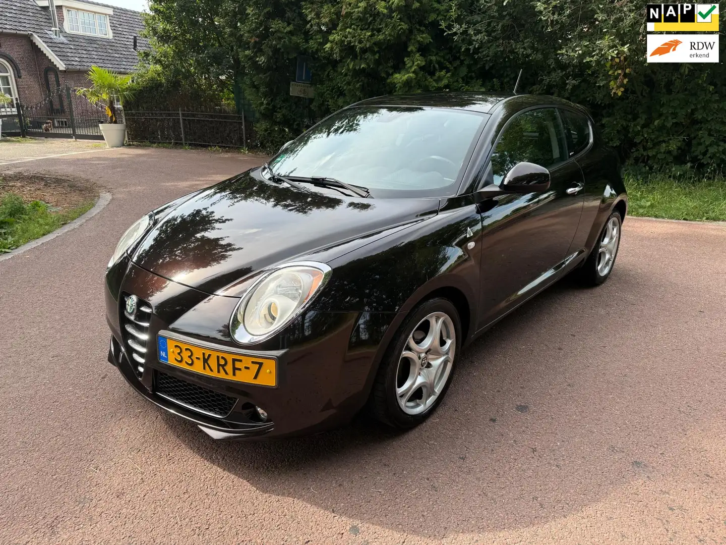 Alfa Romeo MiTo 1.4 Distinctive / Airco / NAP / Apk / Lm / Ecc / Zwart - 1