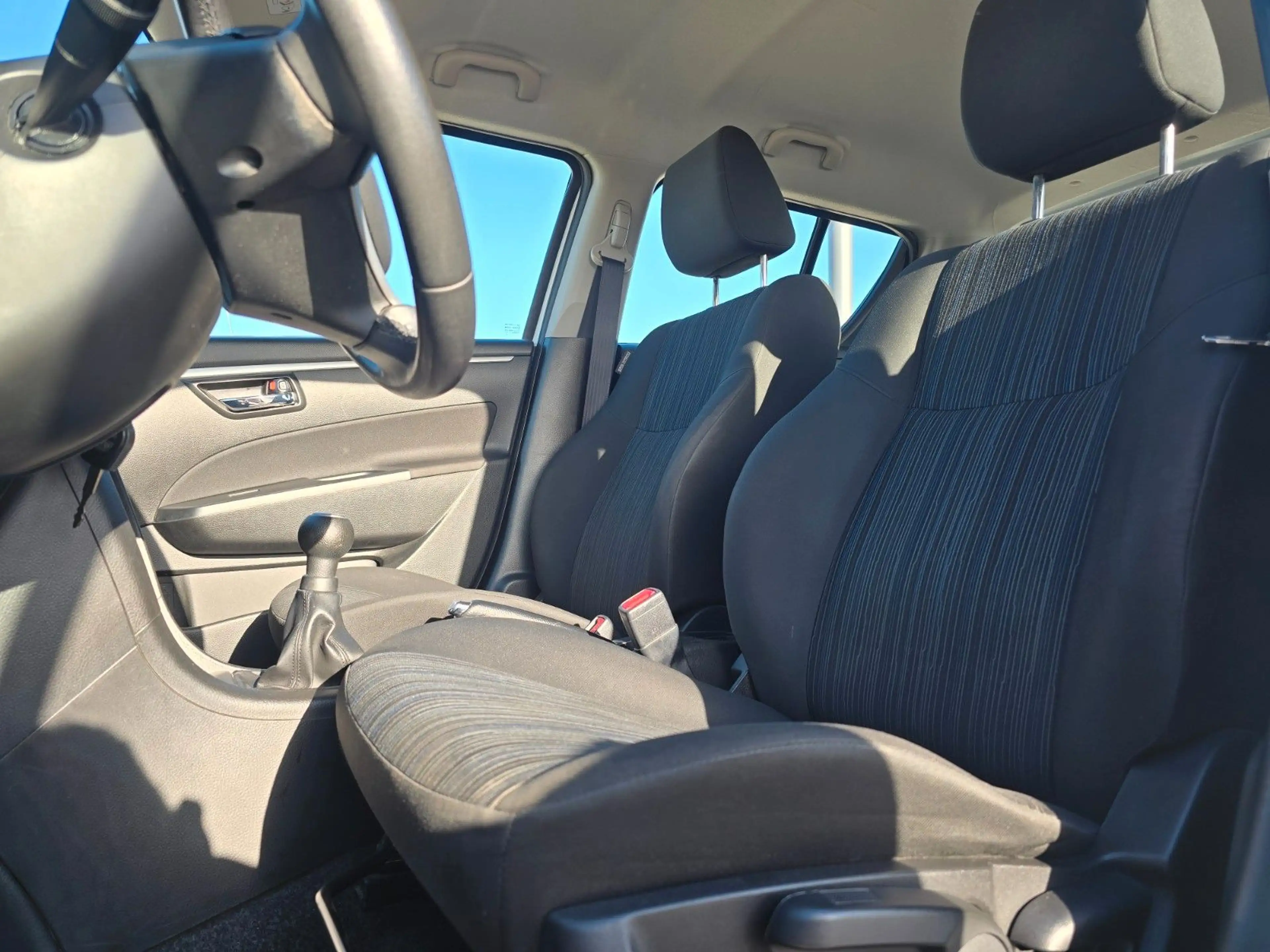 Suzuki Swift Club 4x4 *KLIMA*SHZ*TEMP*4EFH* — photo 12