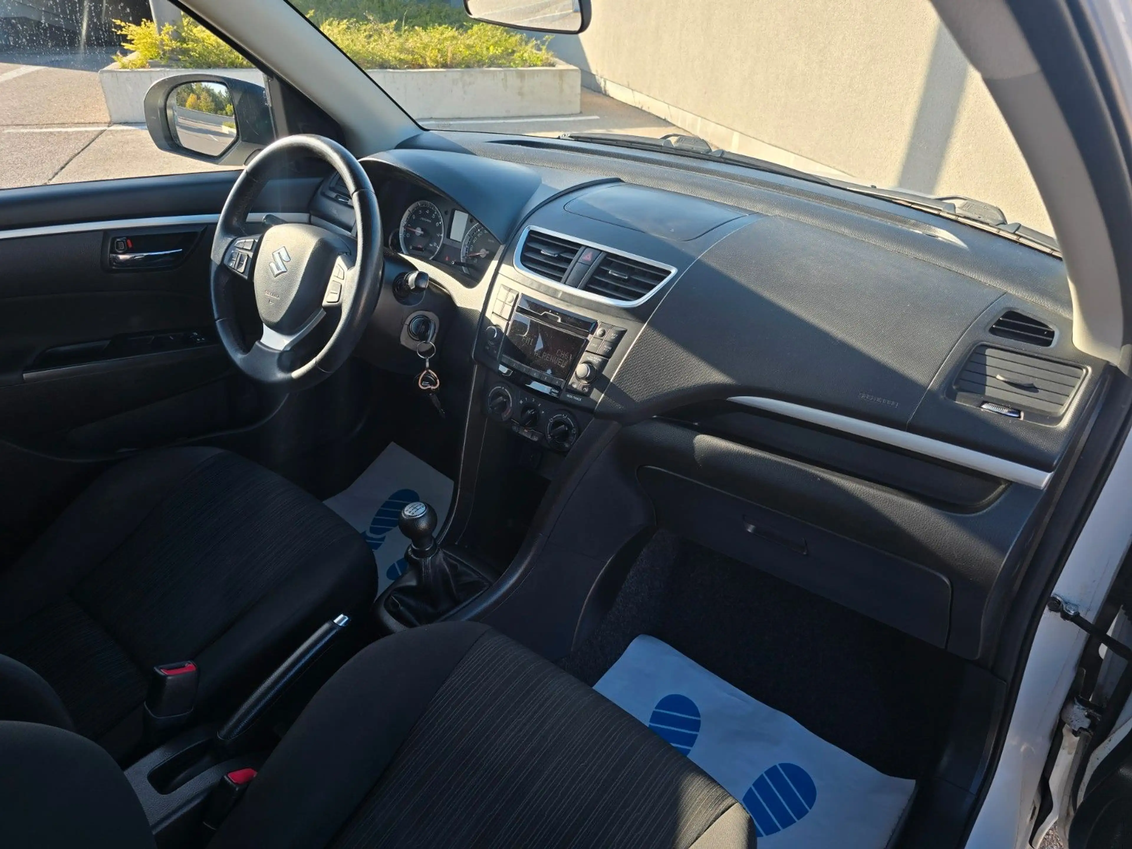 Suzuki Swift Club 4x4 *KLIMA*SHZ*TEMP*4EFH* — photo 11