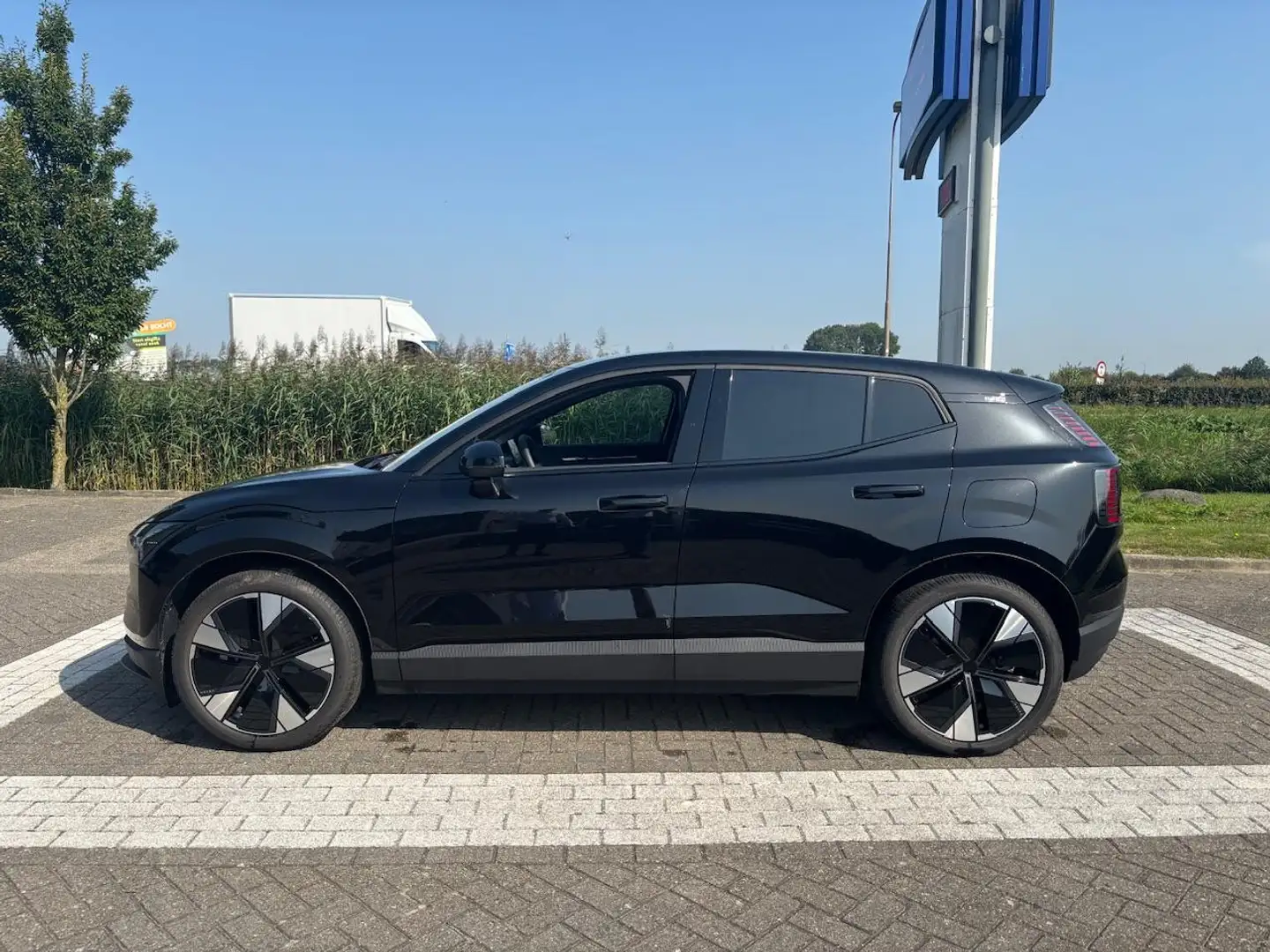 Volvo EX30 Extended Range Plus | Getinte Ramen | Stoelverwarm Noir - 2