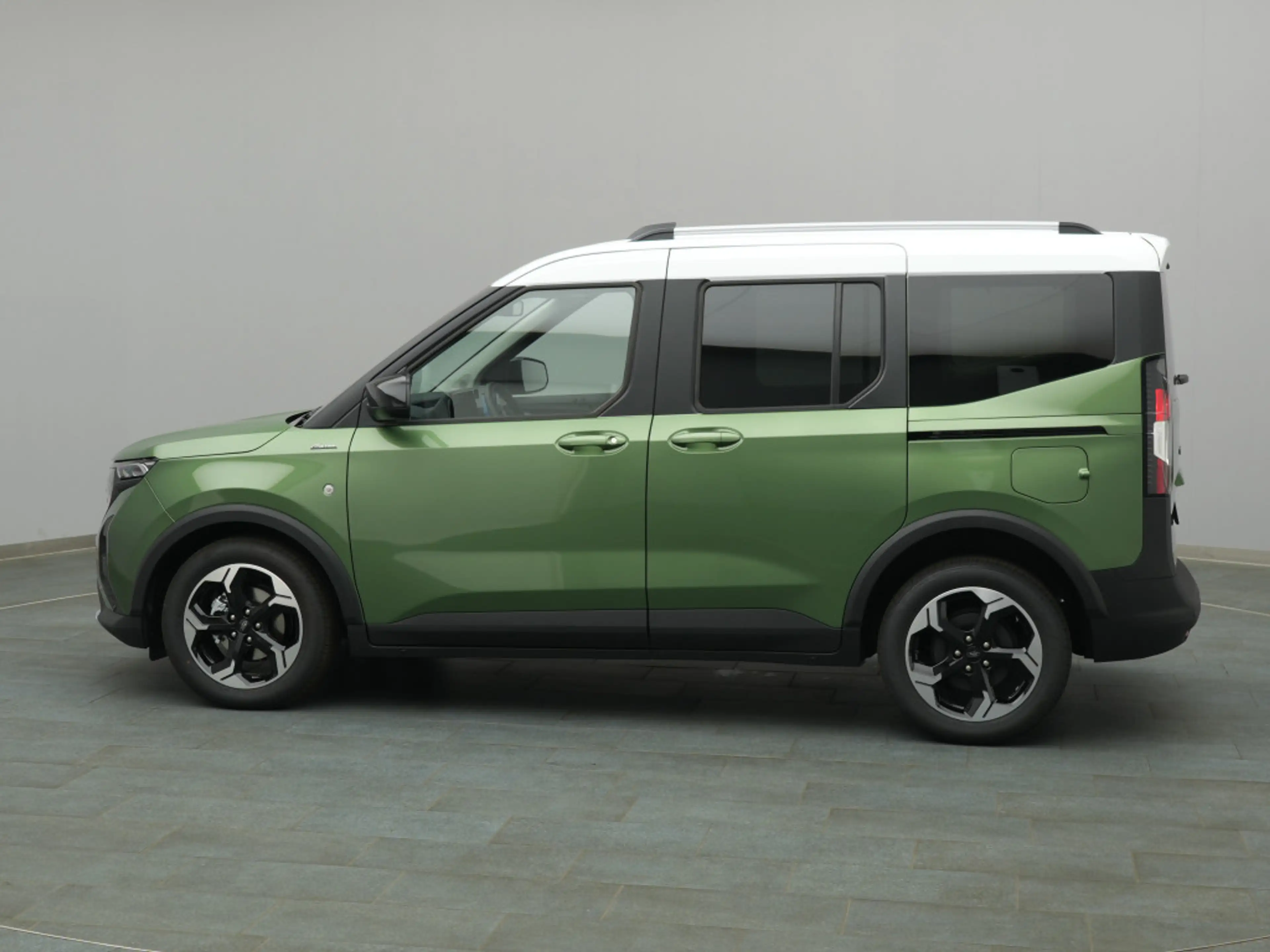 Ford Tourneo Courier Active 125PS Aut./Navi -15%* — photo 3