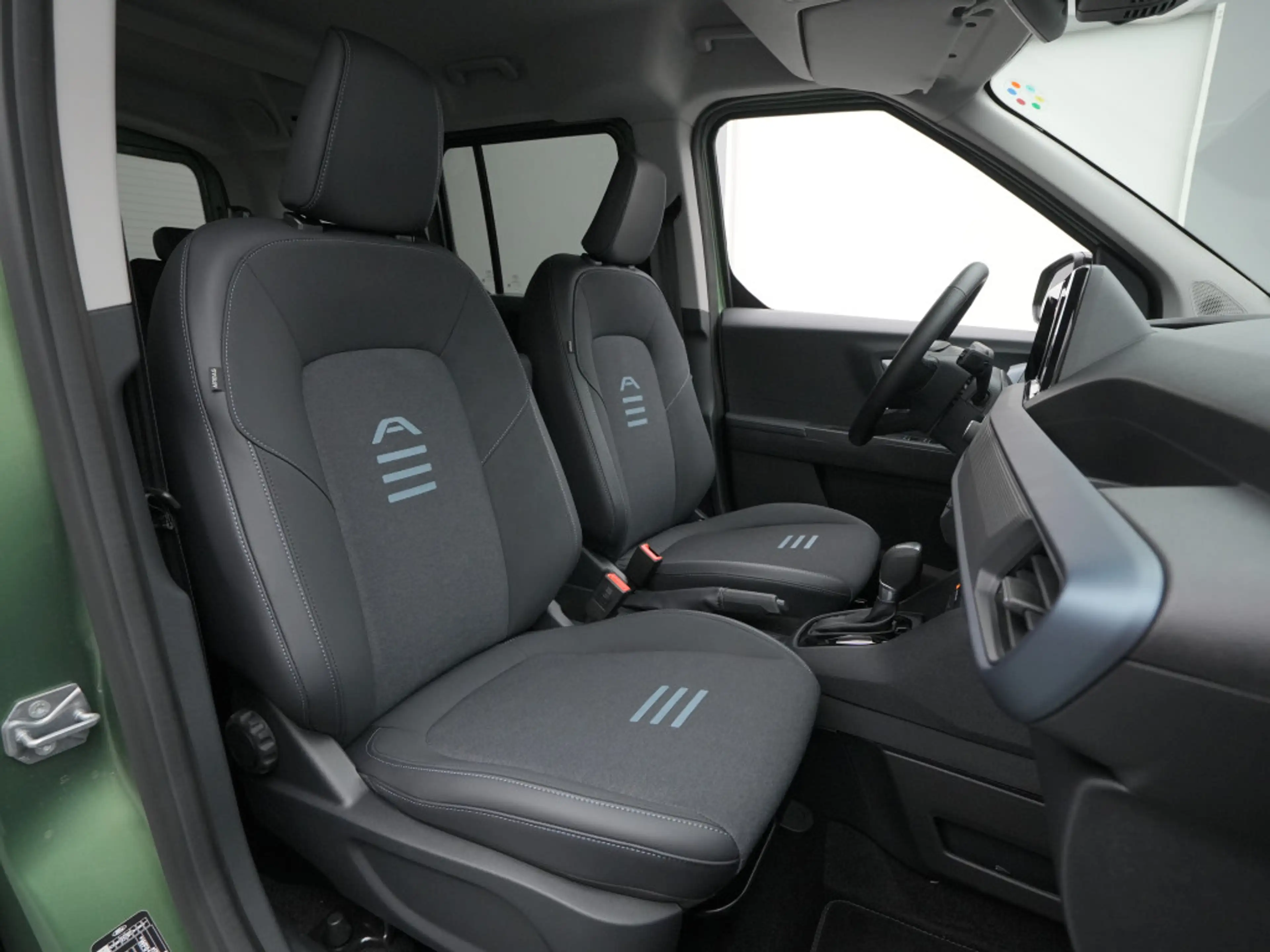 Ford Tourneo Courier Active 125PS Aut./Navi -15%* — photo 13