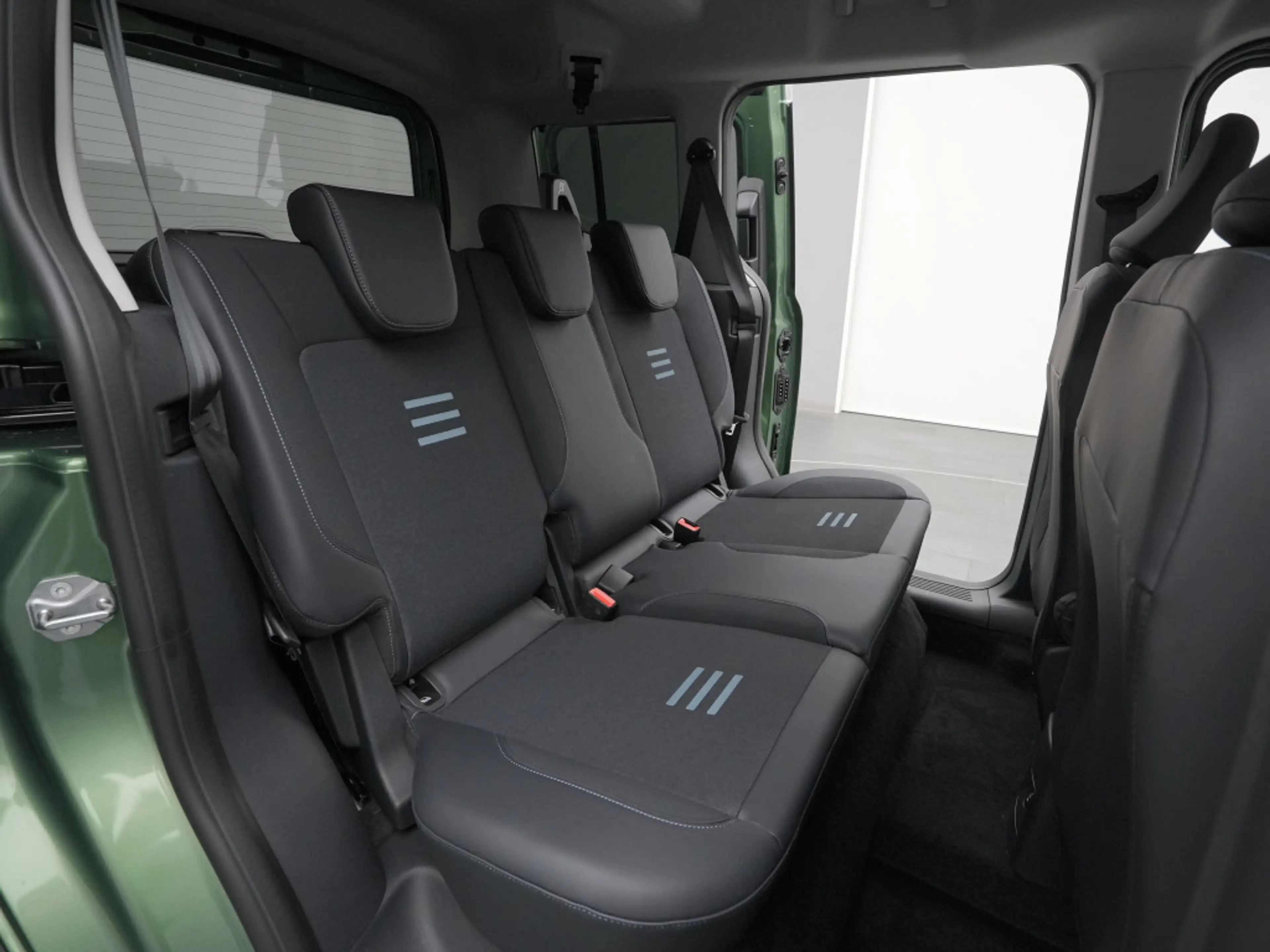 Ford Tourneo Courier Active 125PS Aut./Navi -15%* — photo 14