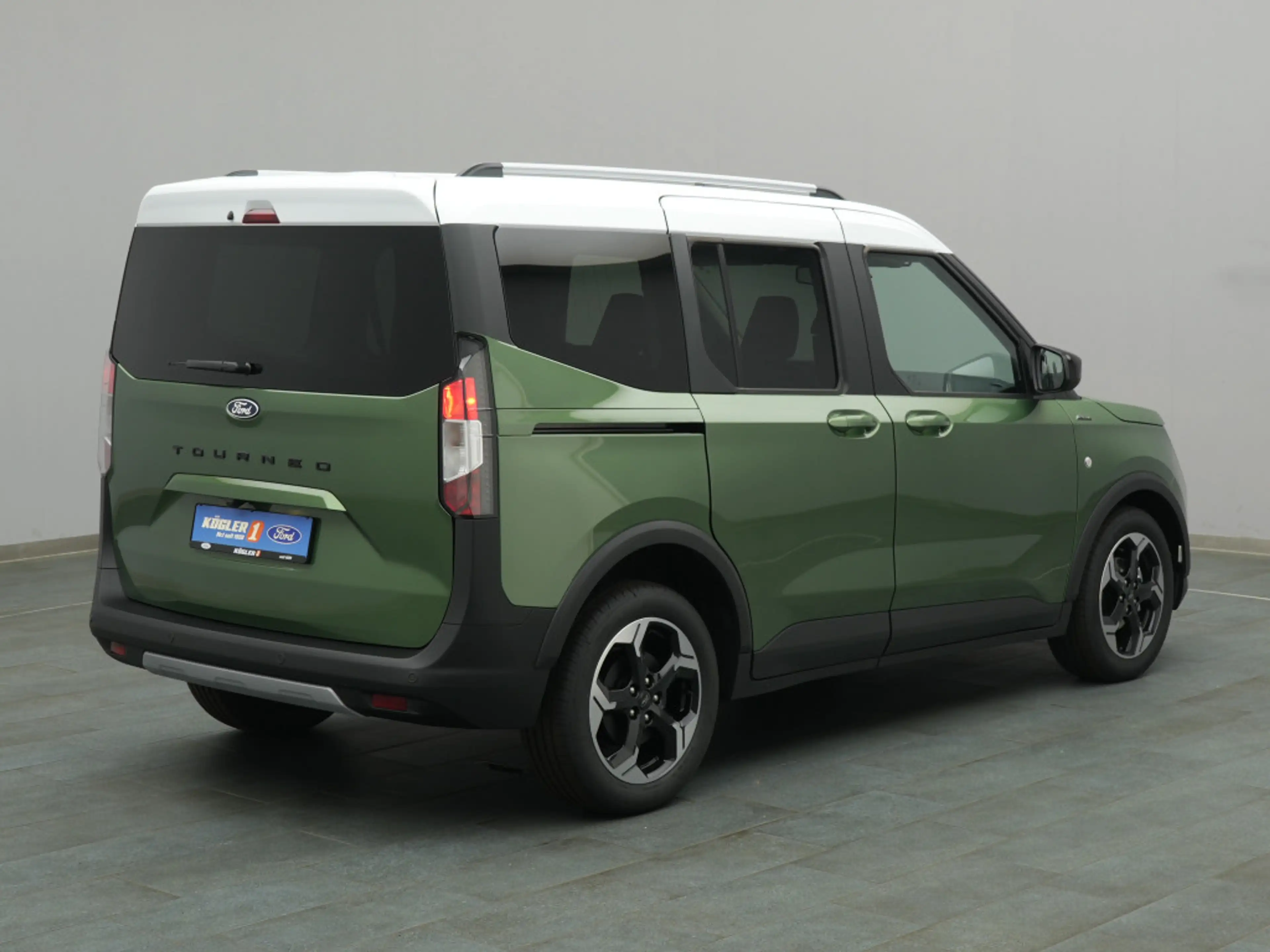 Ford Tourneo Courier Active 125PS Aut./Navi -15%* — photo 4