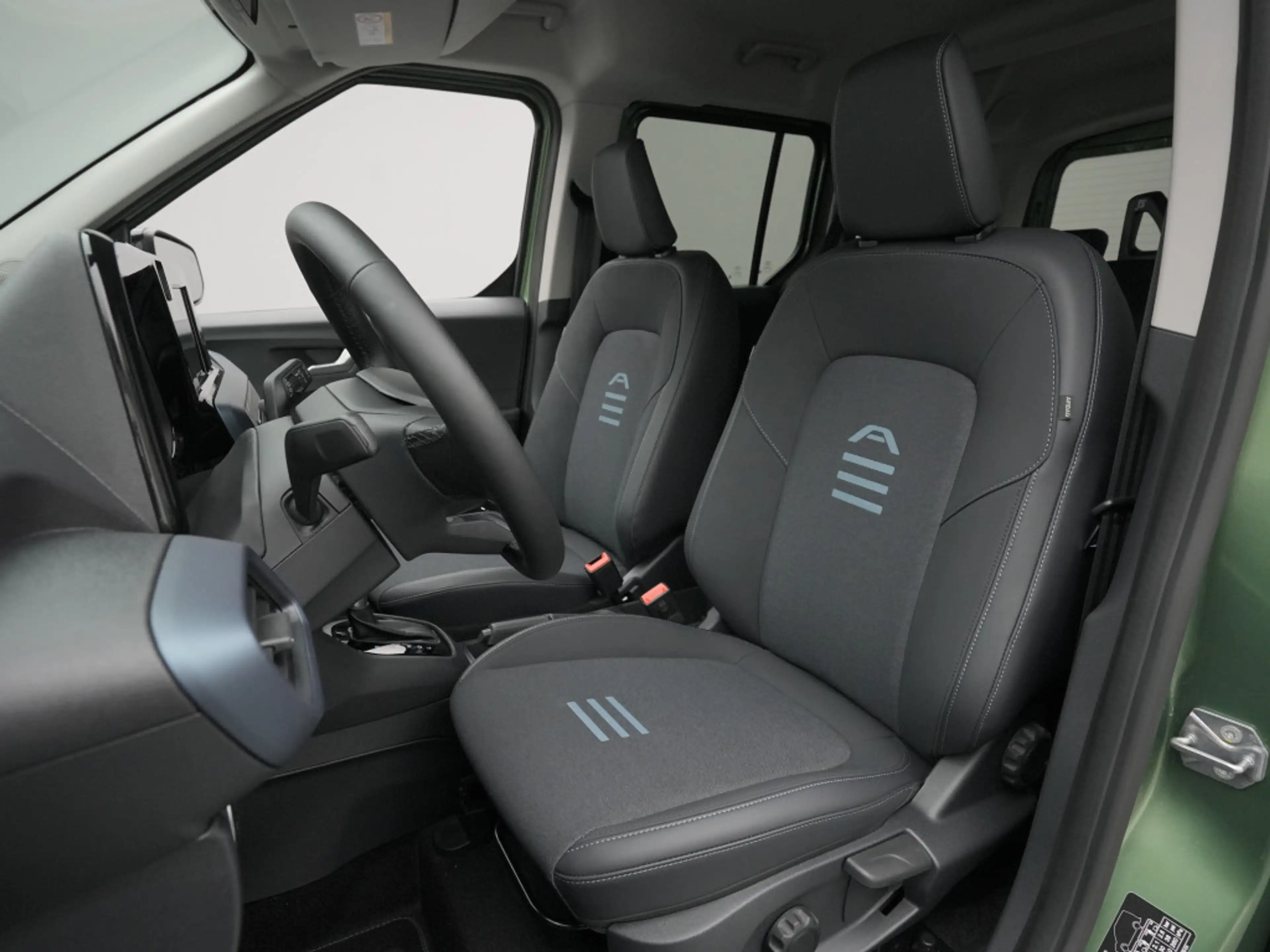 Ford Tourneo Courier Active 125PS Aut./Navi -15%* — photo 11