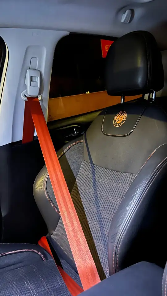 Peugeot 208 208 — photo 9