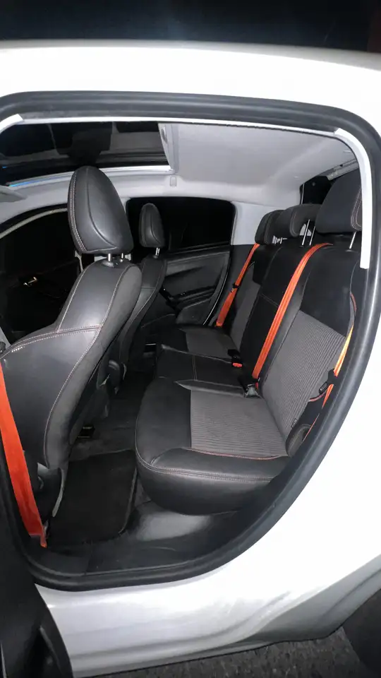 Peugeot 208 208 — photo 7