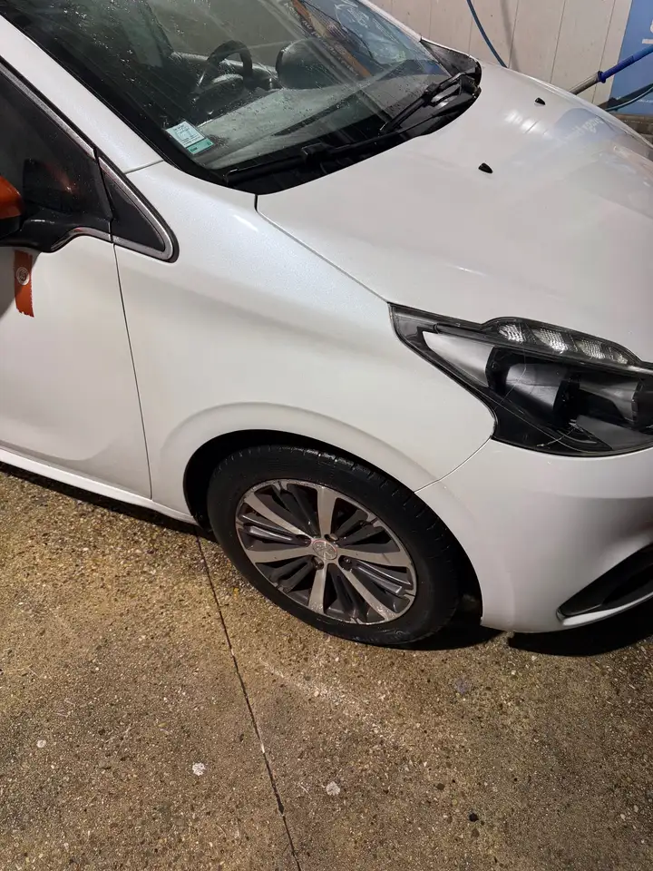 Peugeot 208 208 — photo 27