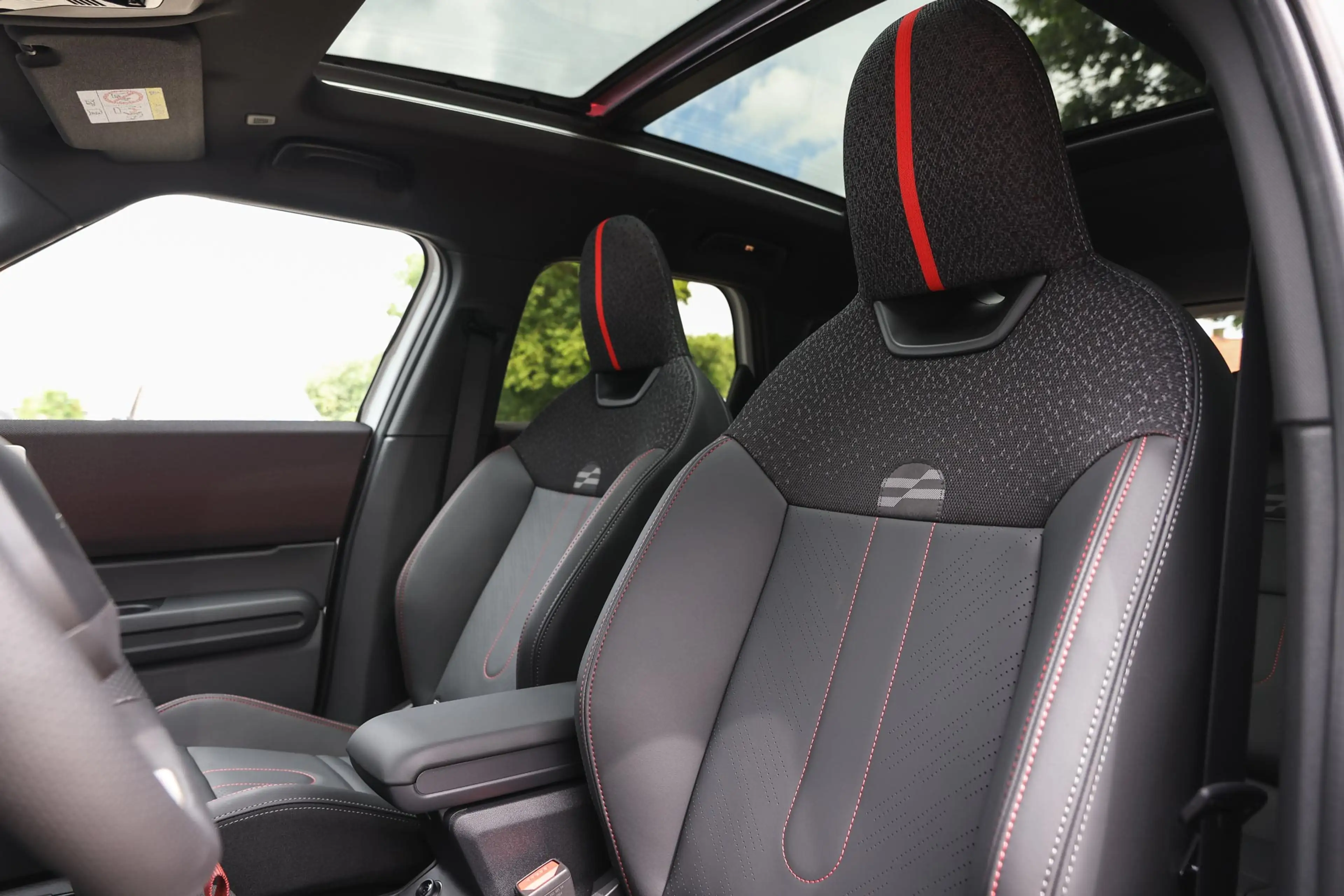 MINI Countryman C Automaat / JCW / Pakket L / 20" John Cooper Works — photo 12