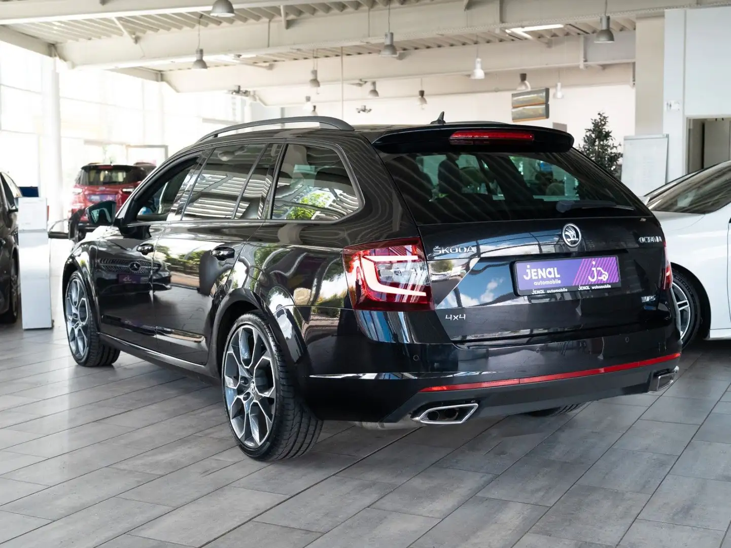 Skoda Octavia Combi RS 4x4 AUTOM./SITZHZG./KAMERA Schwarz - 2
