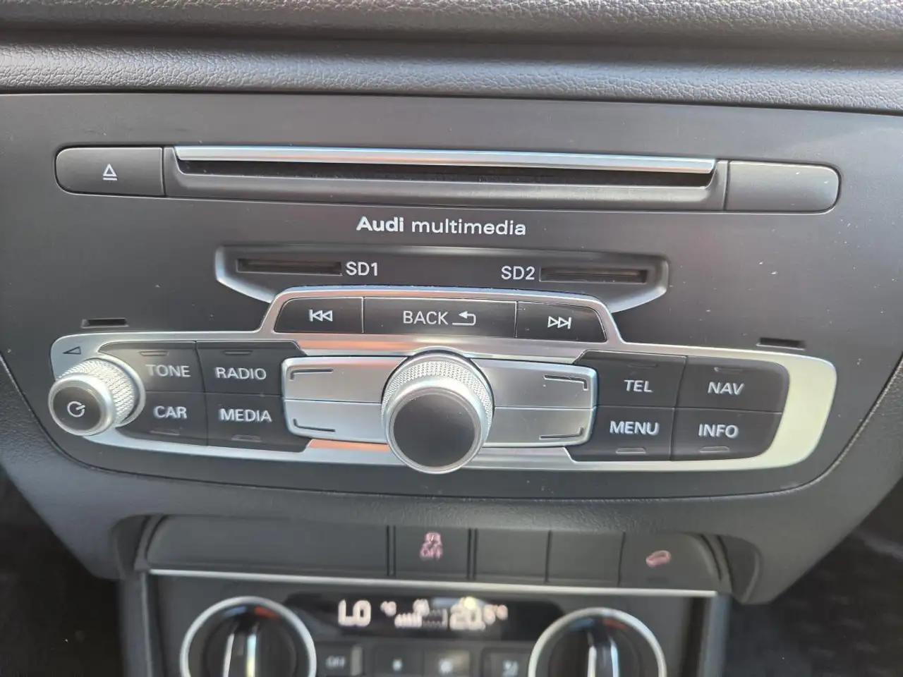 Audi Q3 photo Audi Q3
