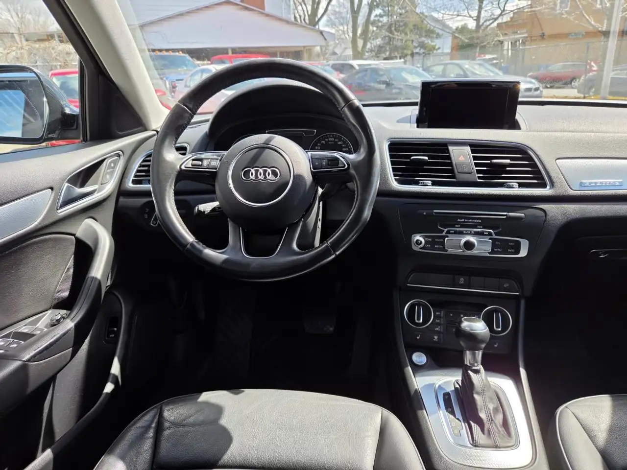 Audi Q3 photo Audi Q3