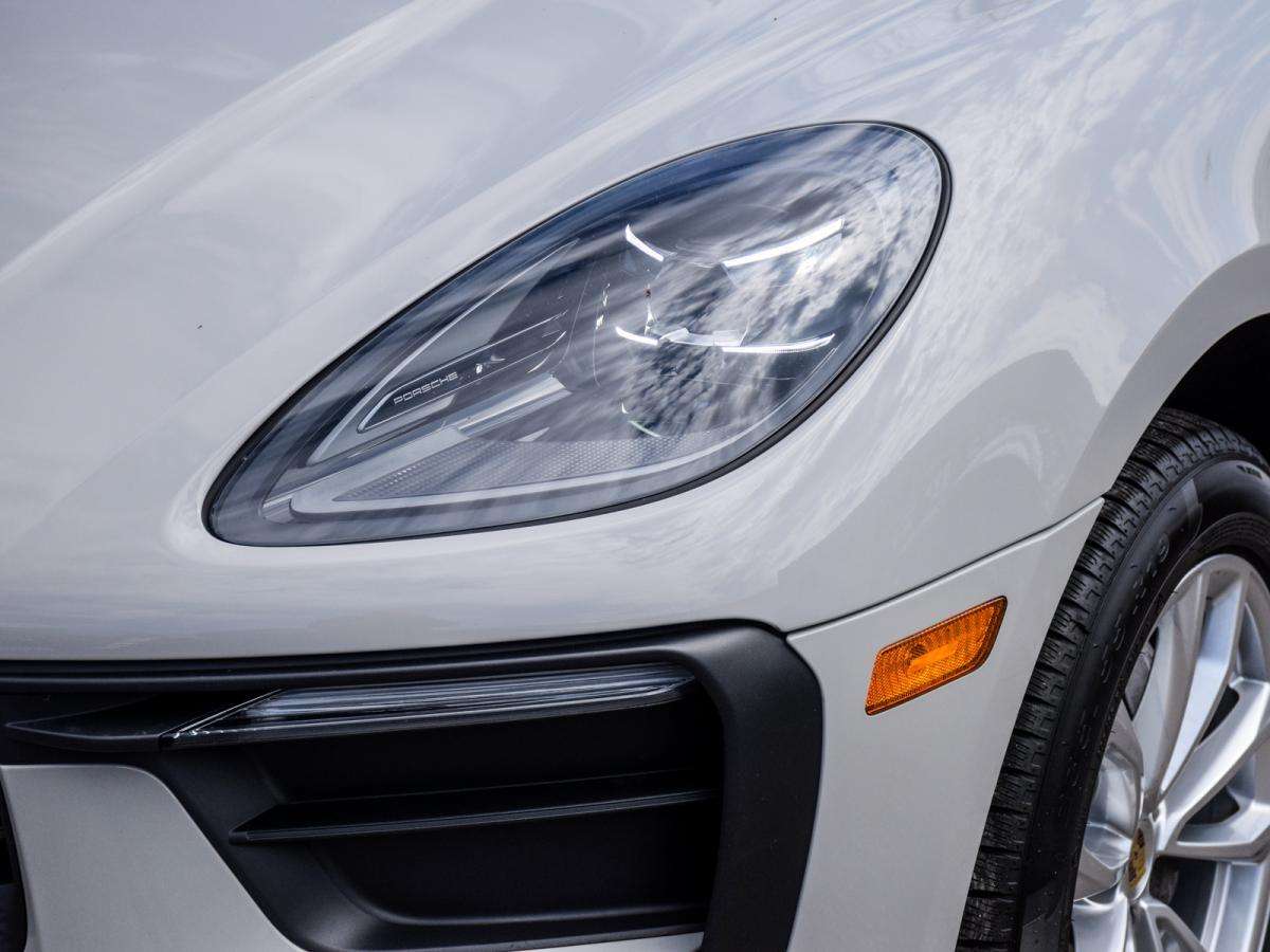 2023 Porsche Macan AWD | Clean CarFax | Certified thumb 9