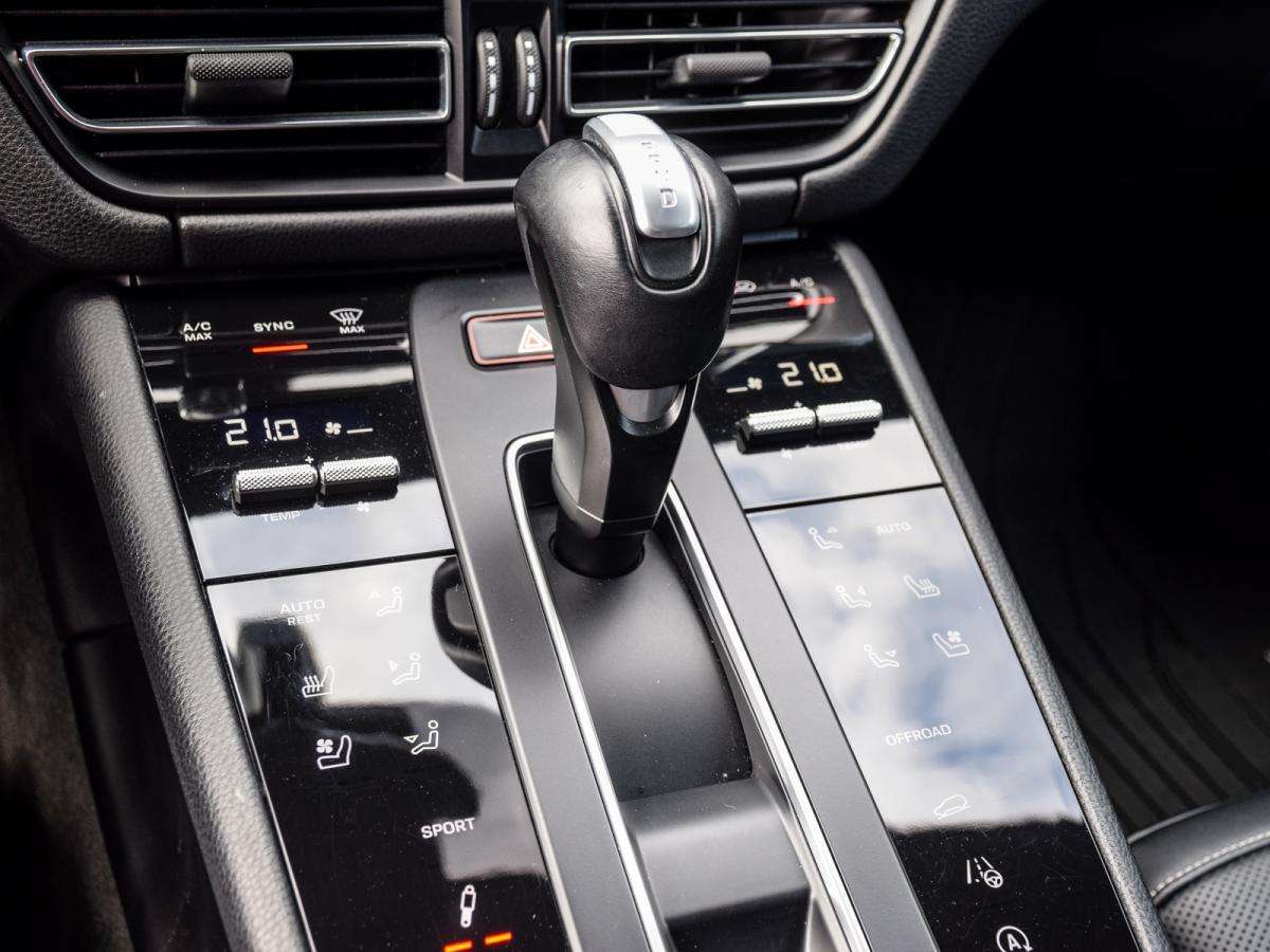 2023 Porsche Macan AWD | Clean CarFax | Certified thumb 25
