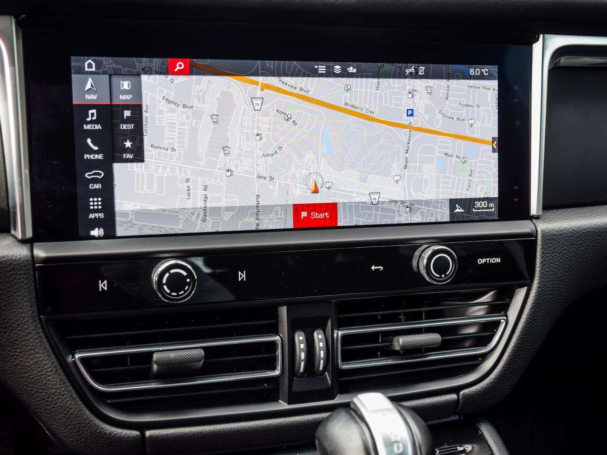 2023 Porsche Macan AWD | Clean CarFax | Certified thumb 23