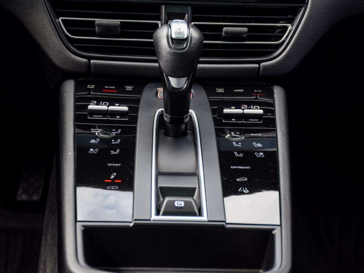 2023 Porsche Macan AWD | Clean CarFax | Certified thumb 22