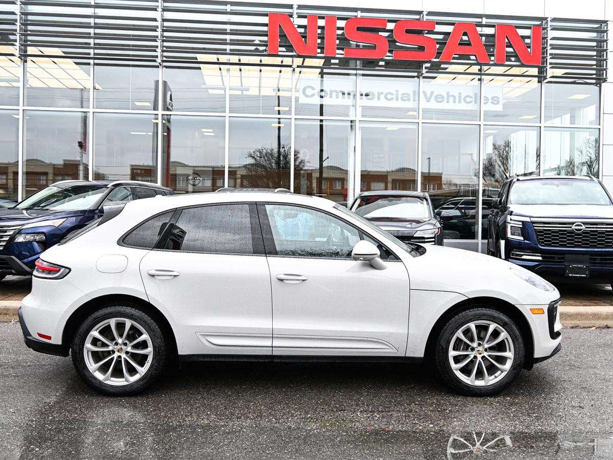 2023 Porsche Macan AWD | Clean CarFax | Certified alt 4