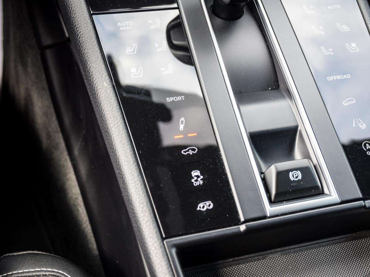 2023 Porsche Macan AWD | Clean CarFax | Certified thumb 26