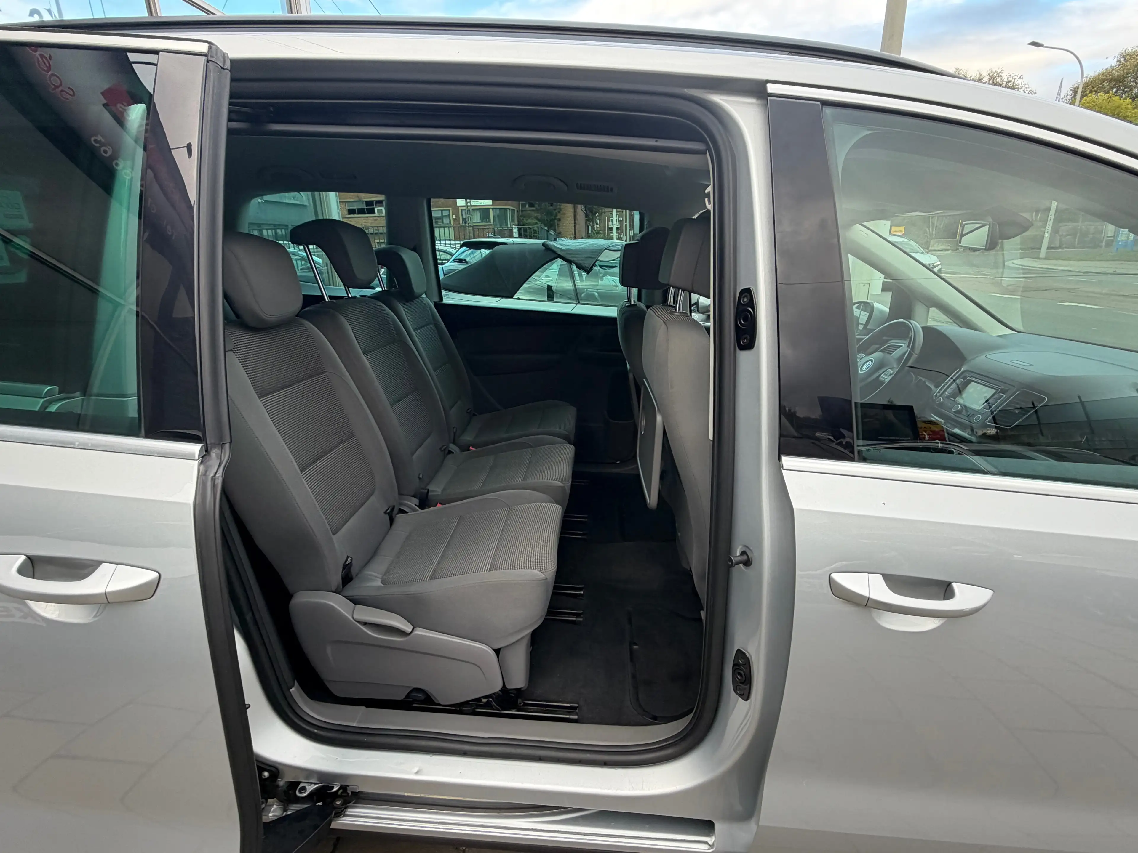 Volkswagen Sharan 2.0 CR TDi Highline/127.002KM/CLIM AUTO/NAVI/7 PLACES — photo 9