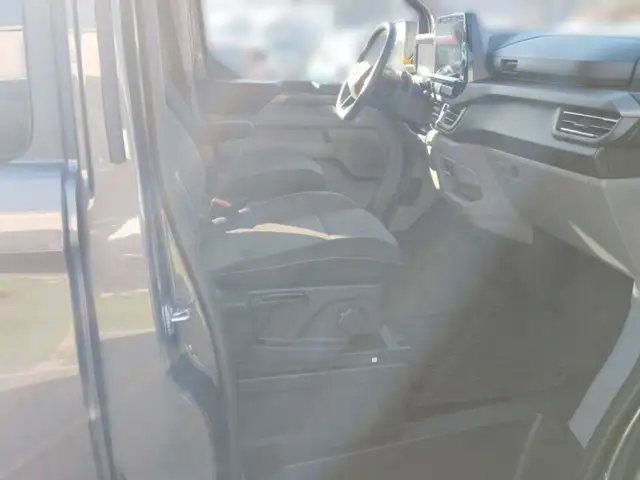 Ford Tourneo Custom Titanium 320 L1 2,0 136PS AT AWD 8 Sitze Ansicht 11