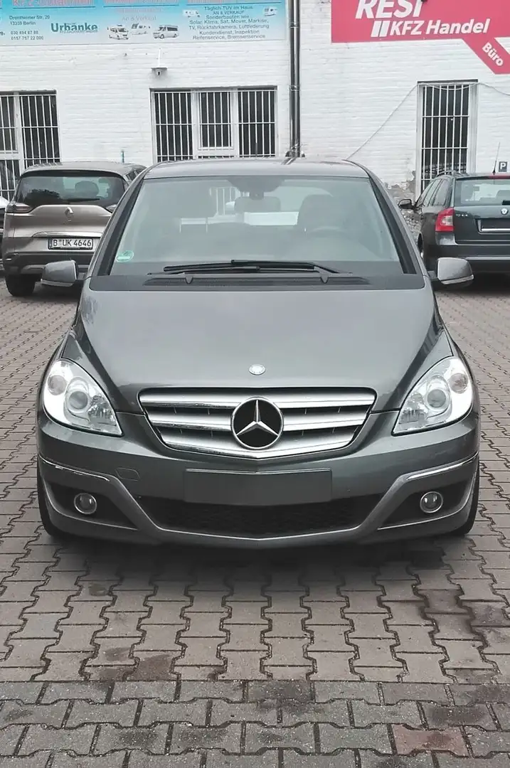 Mercedes-Benz B 180 B -Klasse B 180 . Neuer Tüv Gris - 2