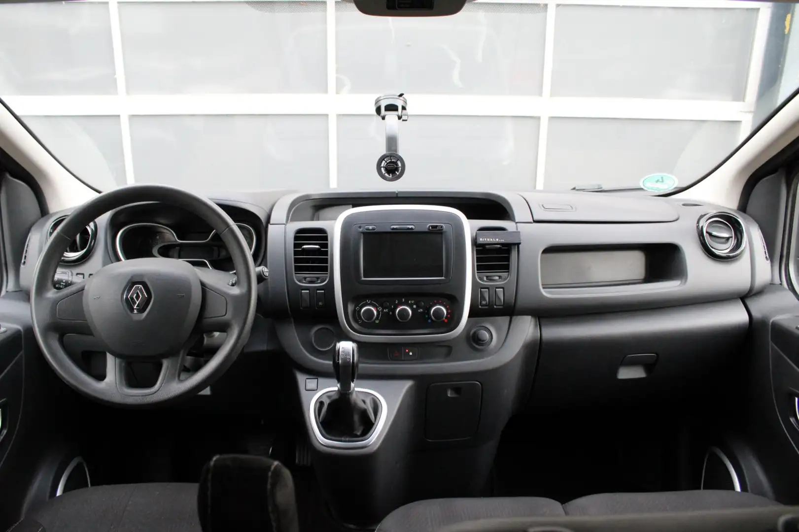 Renault Trafic 2.0 dCi 145 T29 L2H1 DC Comfort Schwarz - 2