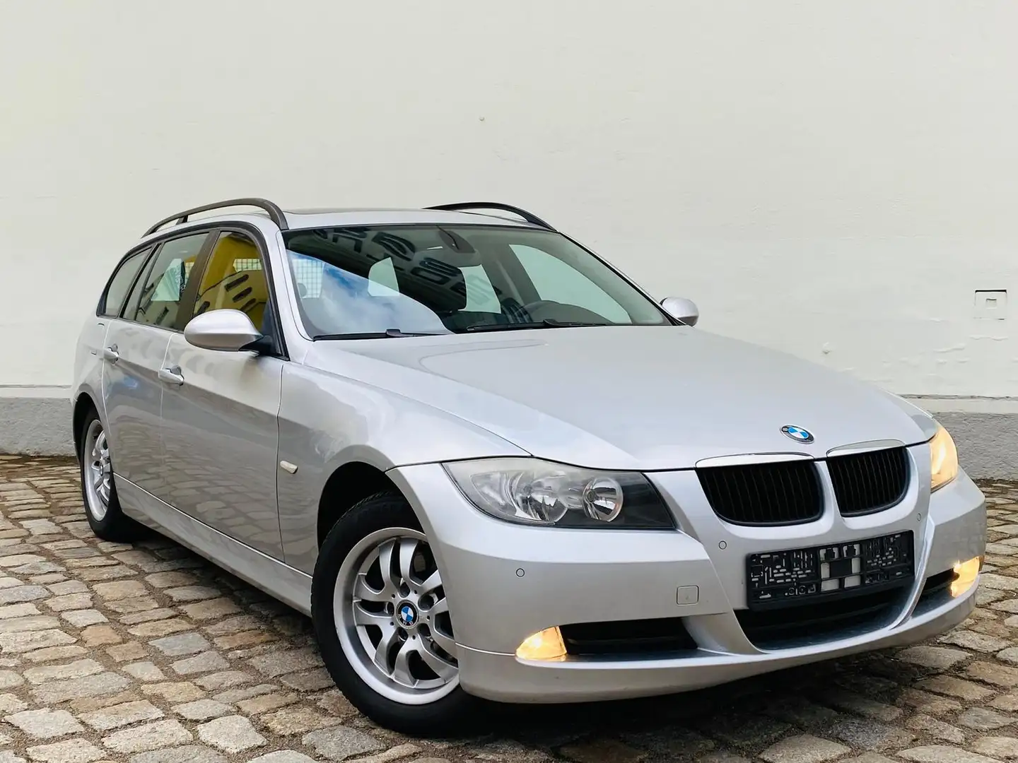 BMW 320 i E91 Touring +NAVI+SHZ+PANO+2xPDC+ Srebrny - 2