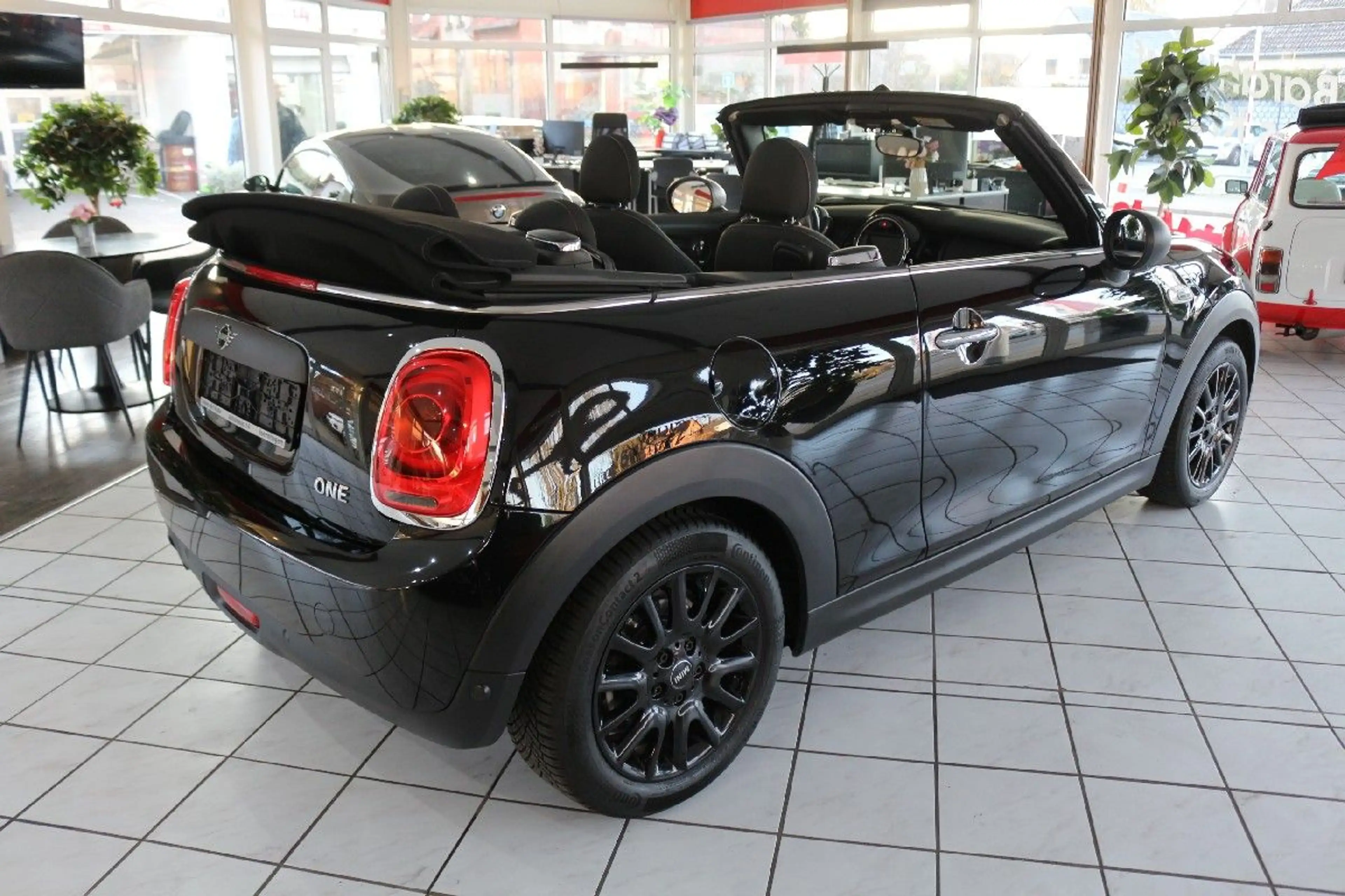 MINI One Cabrio - Sitzheizung-Klima-Visual-PDC-Garan — photo 5