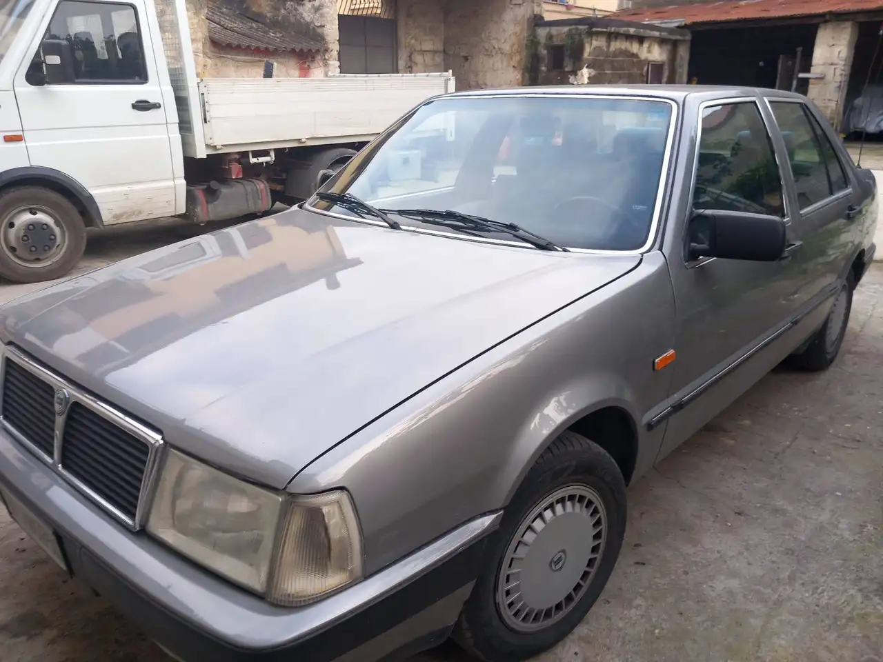 Lancia Thema 2.4 tds, foto 1