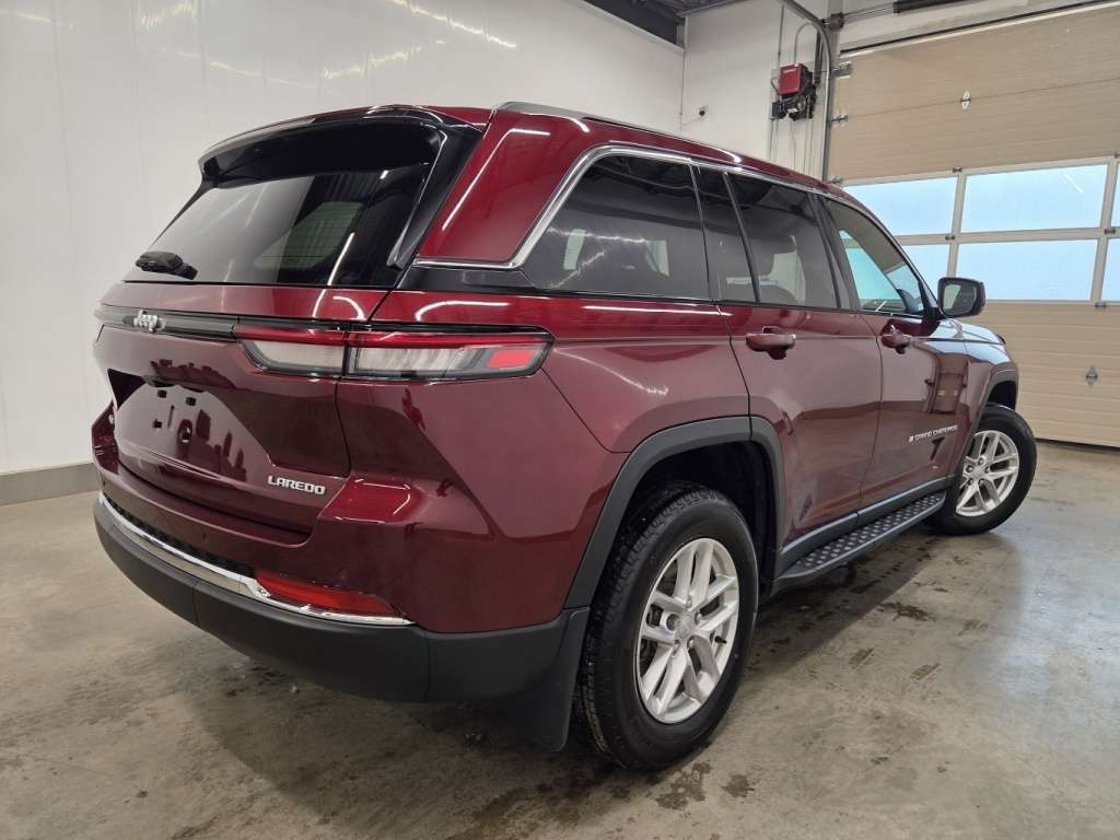 2024 Jeep Grand Cherokee Laredo 4x4***3.6L V6***Sièges + Volant chauffants! — снимка 1