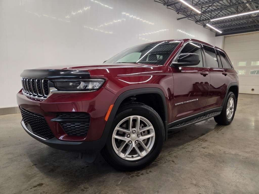 2024 Jeep Grand Cherokee Laredo 4x4***3.6L V6***Sièges + Volant chauffants!