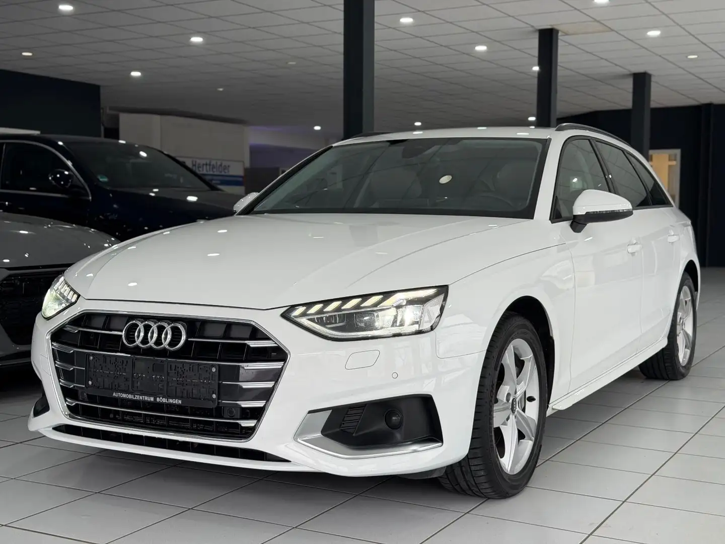 Audi A4 Avant 40 TDI advanced*KAMERA*AHK*HEUD-UP* Blanc - 2